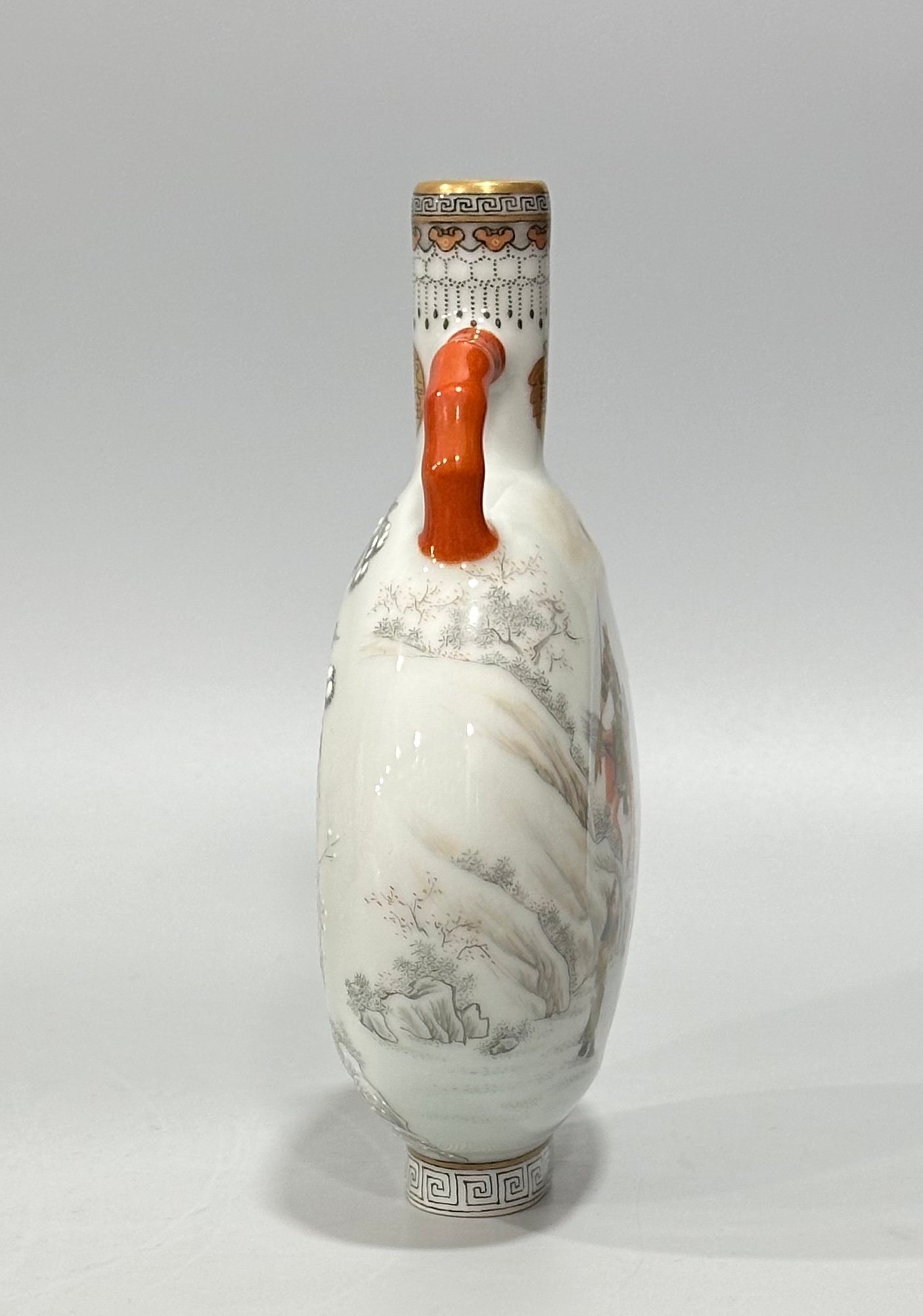 Qing Dynasty Qianlong red ink and gold color depicting characters and stories small moon vase