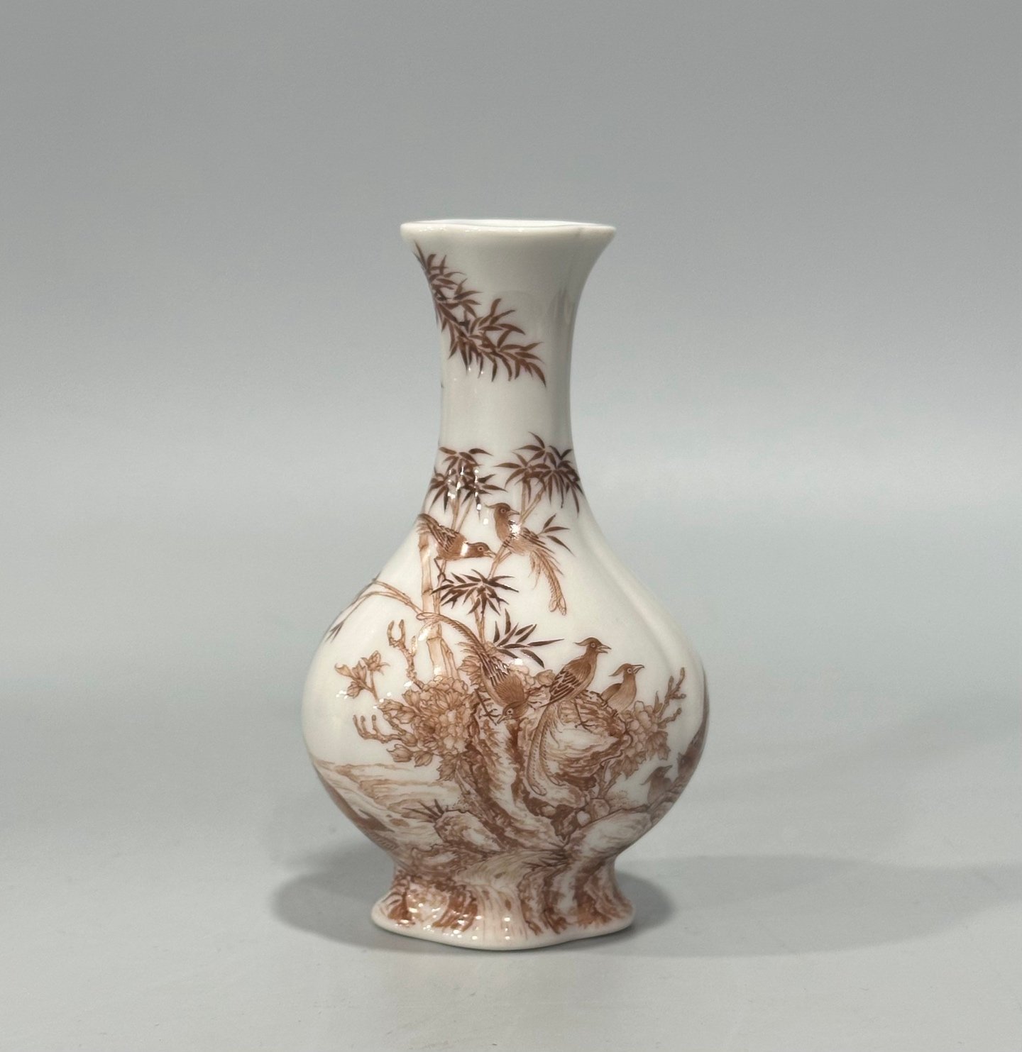 Qing Dynasty Qianlong flowers birds and poems small vase