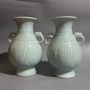 Qing Dynasty Qianlong Monochrome Glazed Amphora