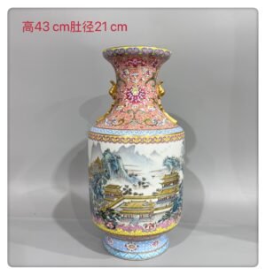 Qing Dynasty Qianlong a double-eared winter melon vase