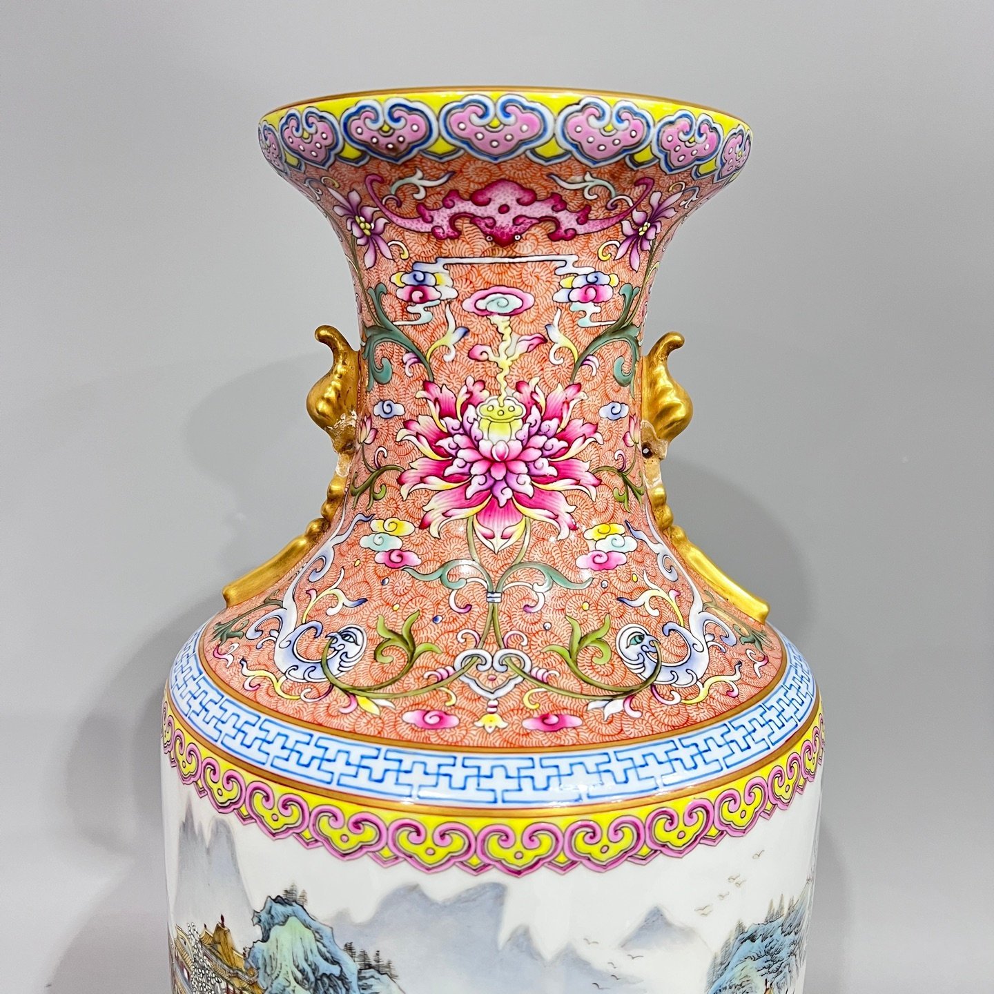Qing Dynasty Qianlong a double-eared winter melon vase