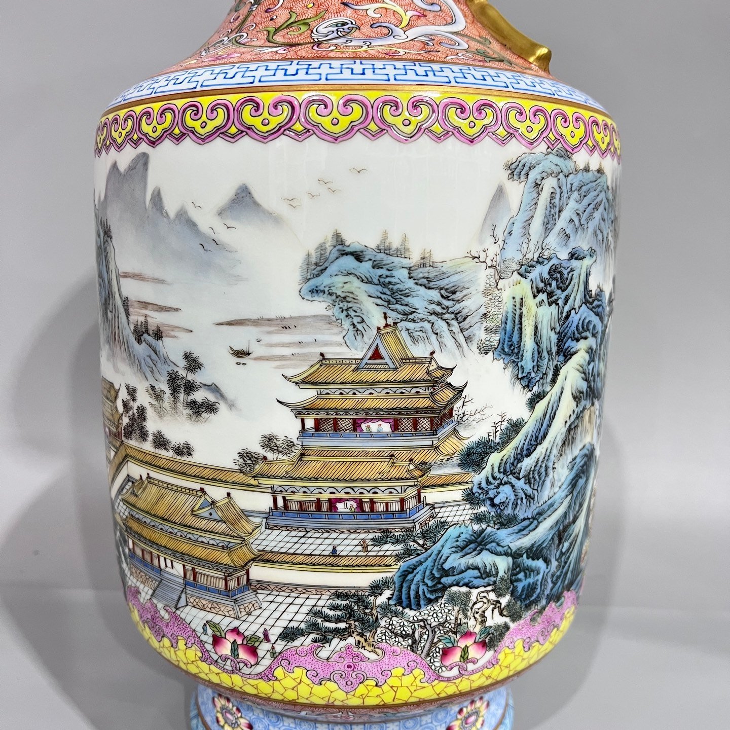 Qing Dynasty Qianlong a double-eared winter melon vase