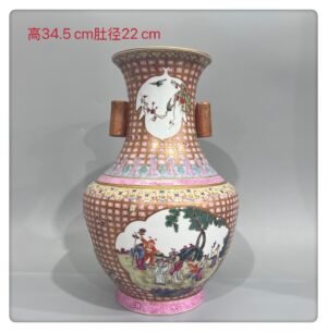 Qing Dynasty Qianlong a gold-plated and consecrated statue with pastel figures