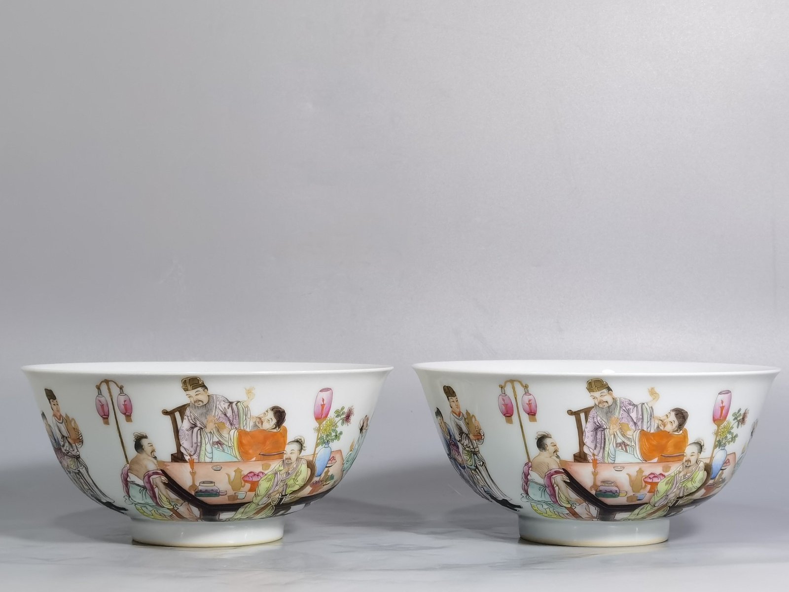 Qing Dynasty Qianlong A pastel-coloured bowl with poems