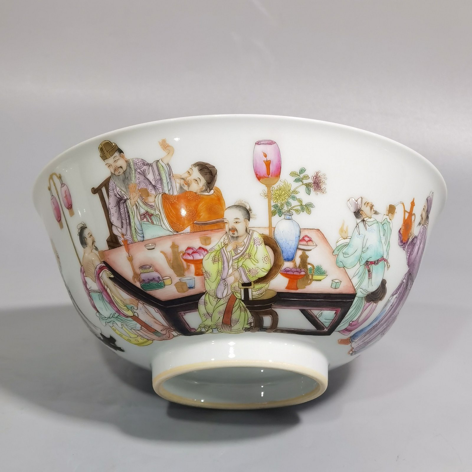 Qing Dynasty Qianlong A pastel-coloured bowl with poems