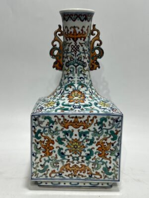 Qing Dynasty Qianlong doucai square amphorae