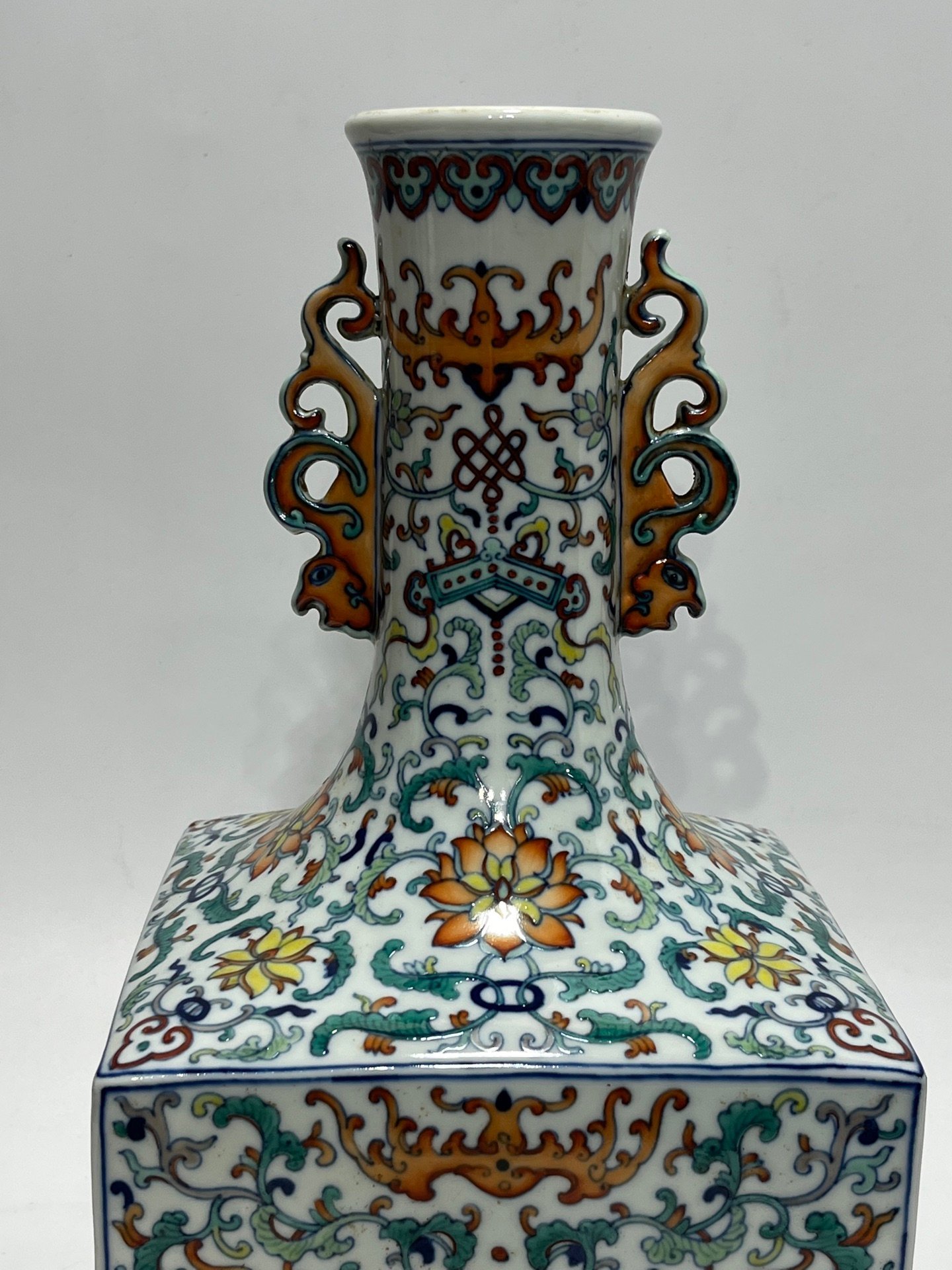 Qing Dynasty Qianlong doucai square amphorae