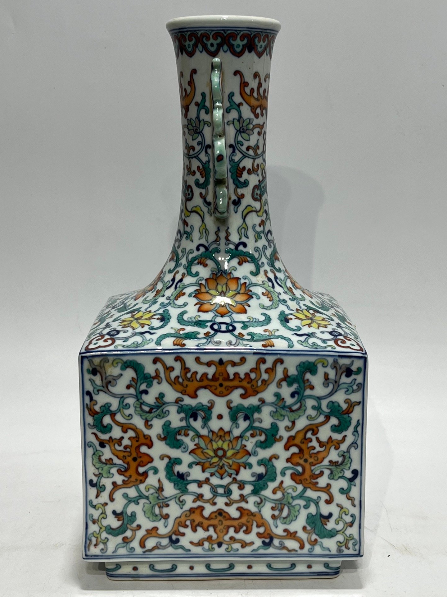 Qing Dynasty Qianlong doucai square amphorae