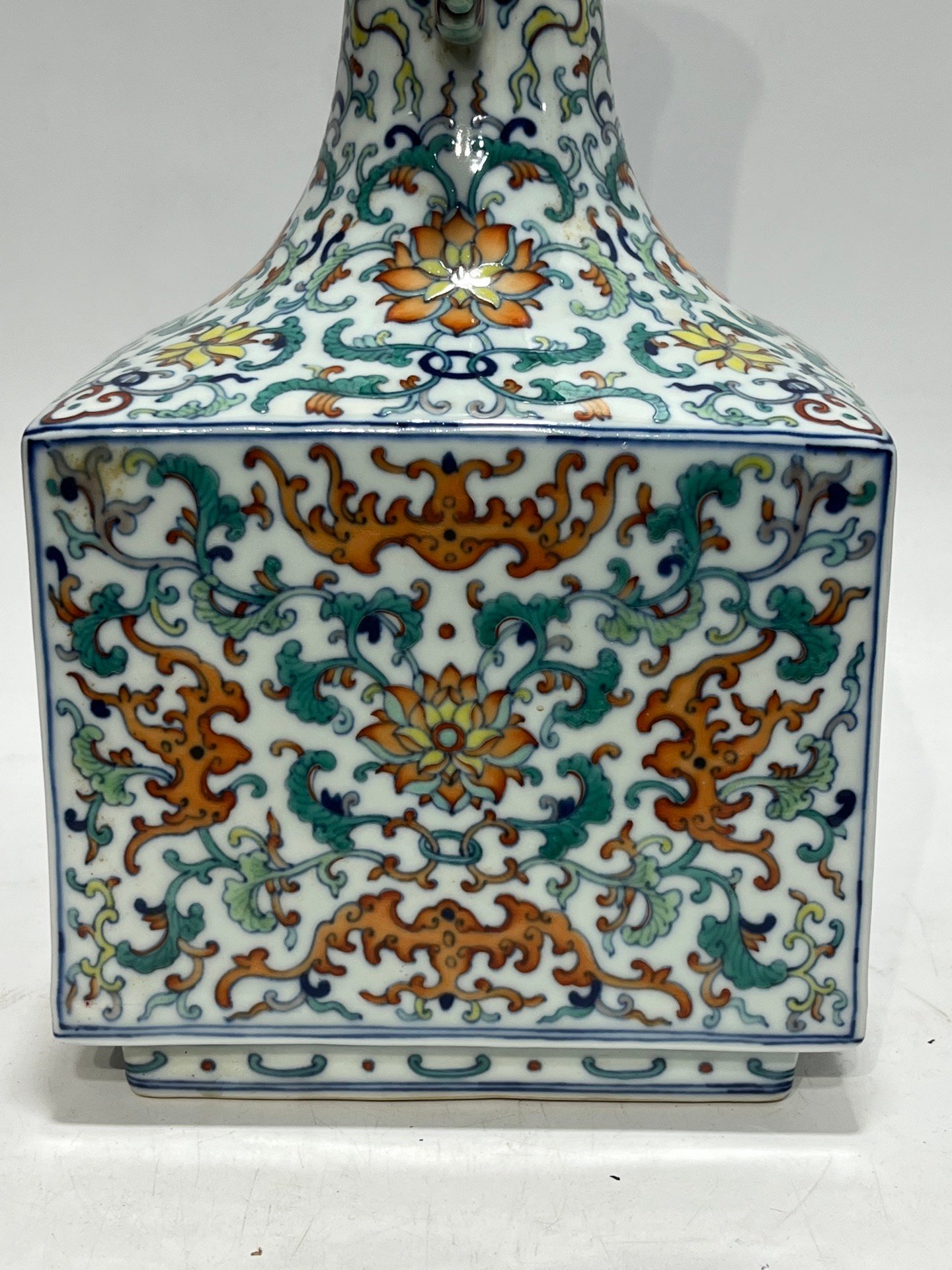 Qing Dynasty Qianlong doucai square amphorae