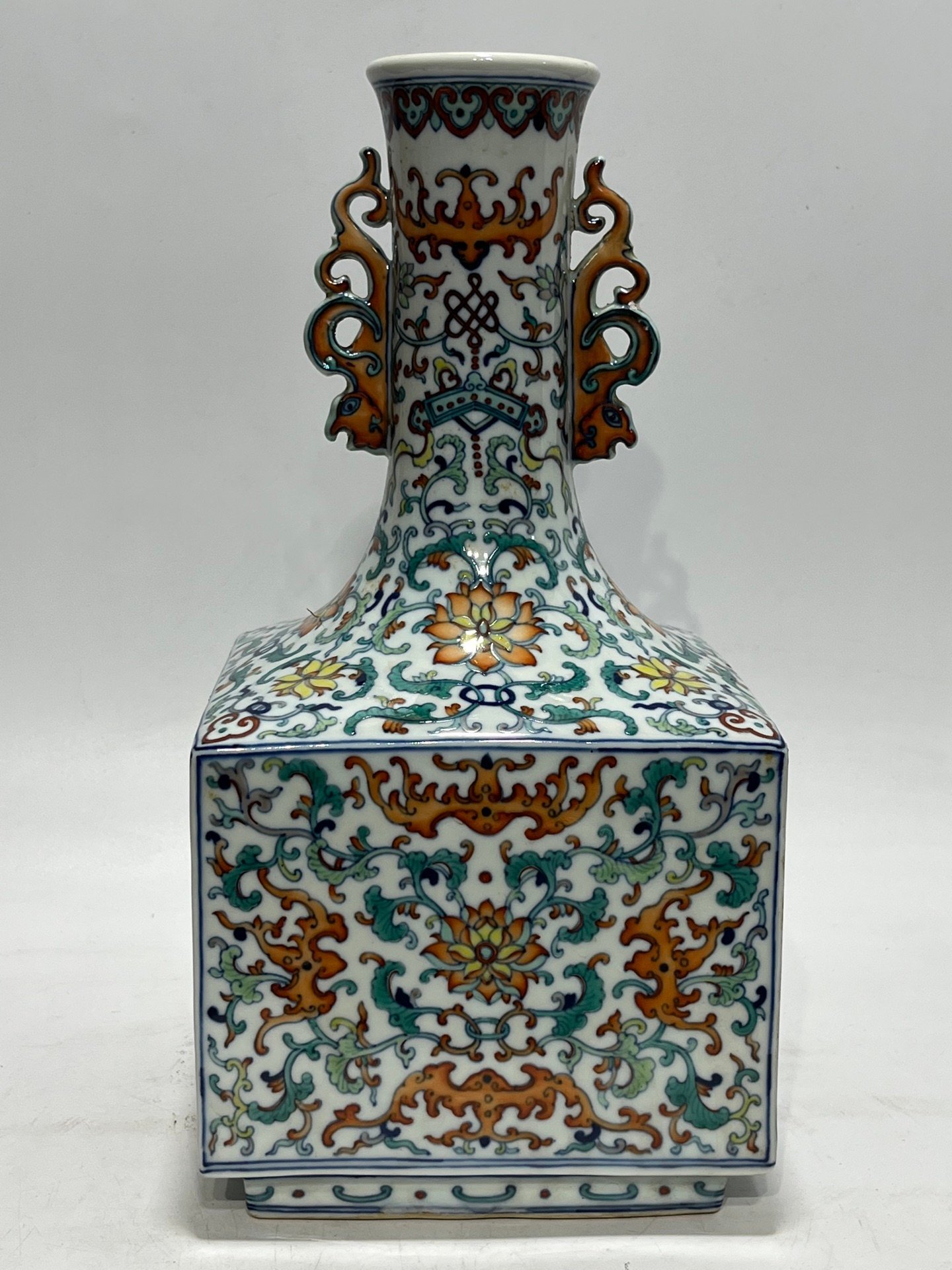 Qing Dynasty Qianlong doucai square amphorae
