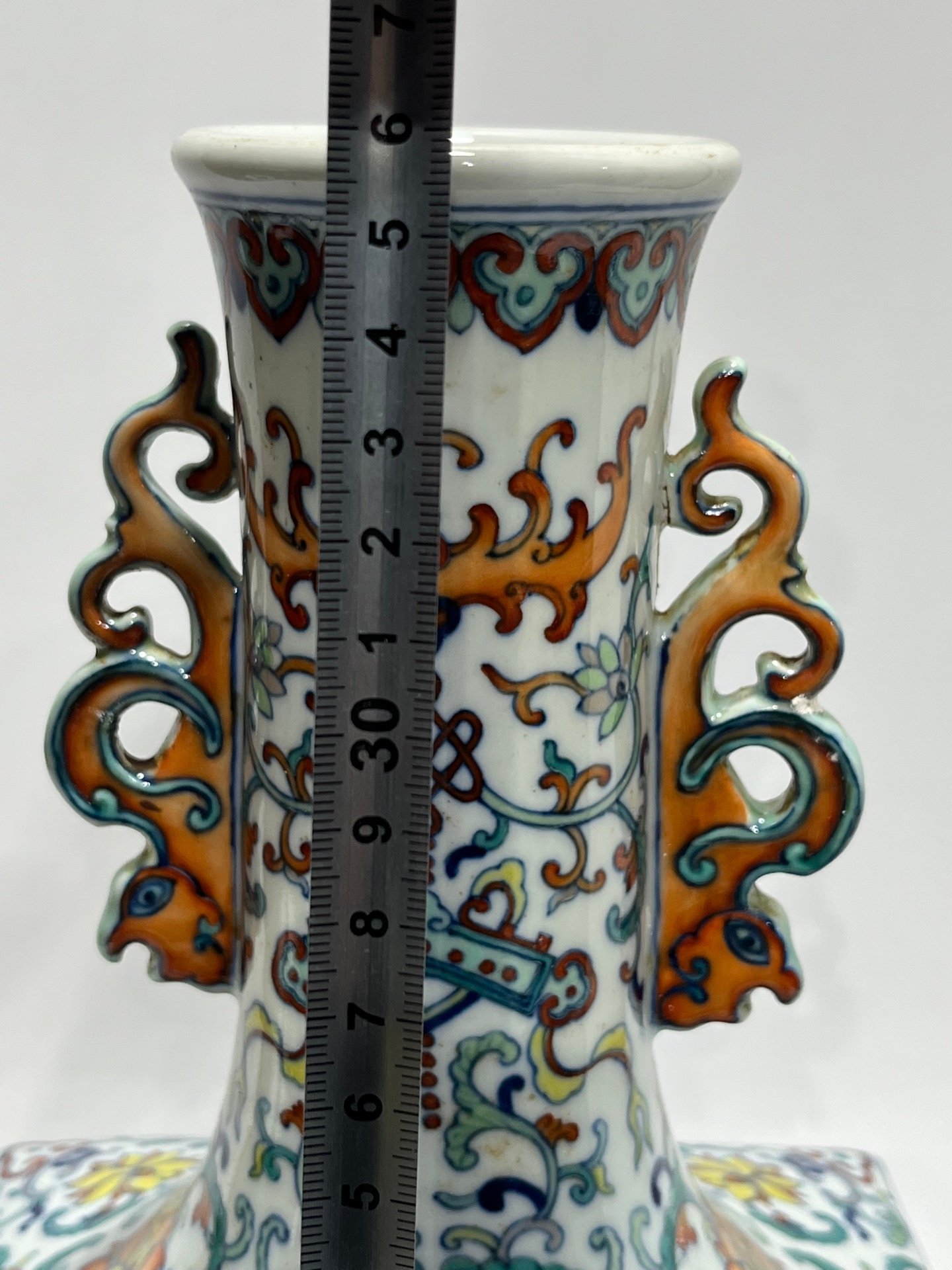 Qing Dynasty Qianlong doucai square amphorae