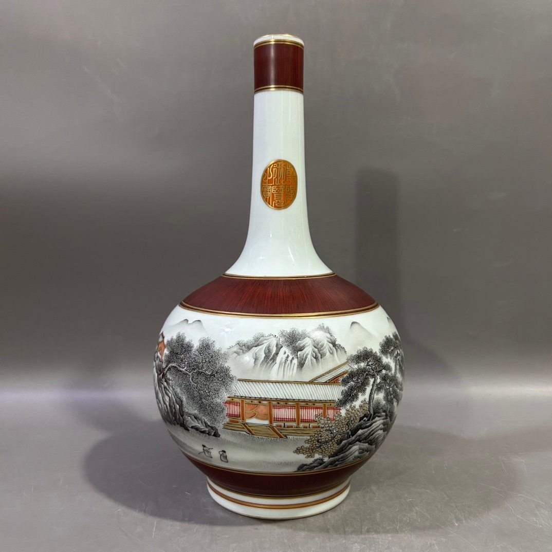 Qing Dynasty Qianlong wood grain ink color landscape vase