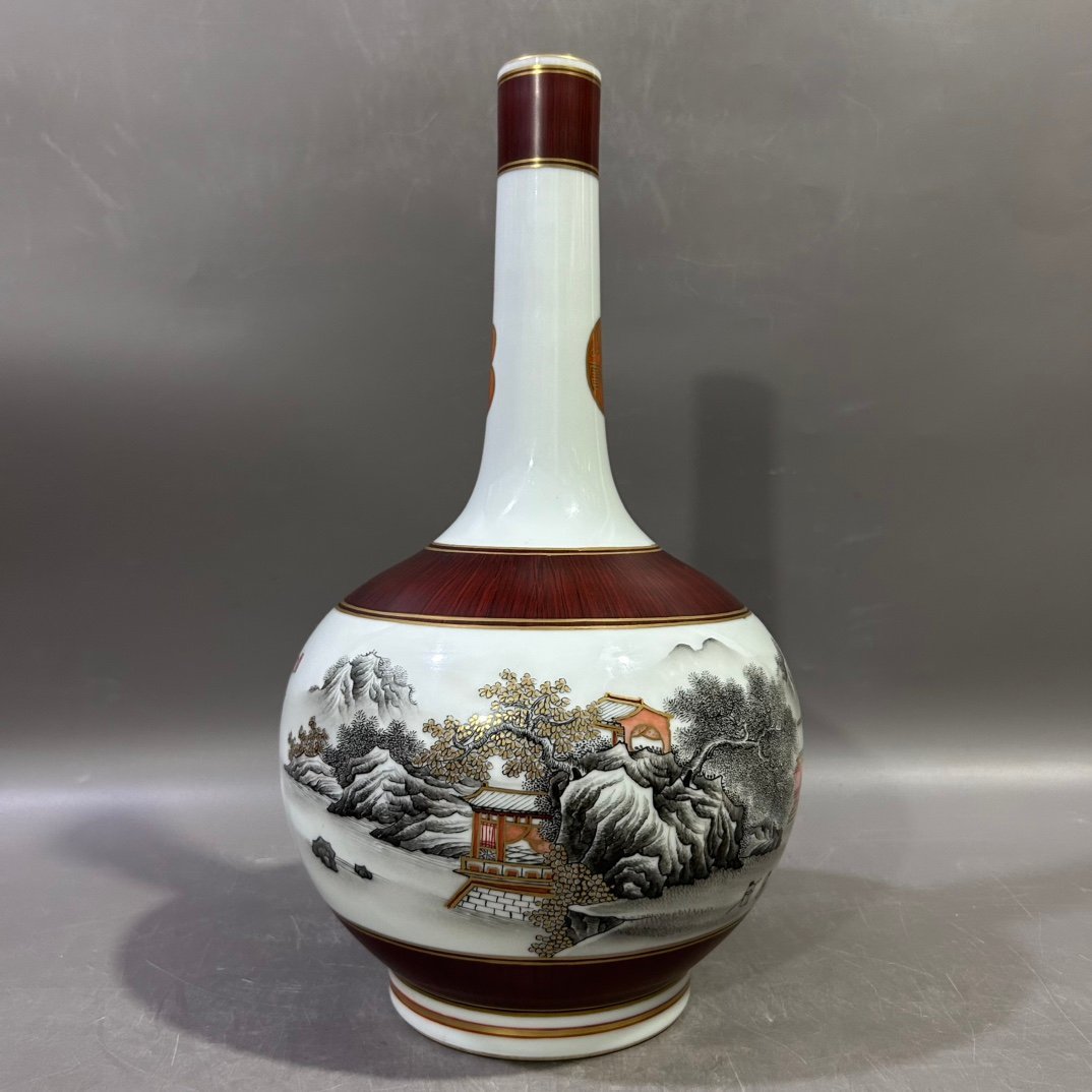 Qing Dynasty Qianlong wood grain ink color landscape vase