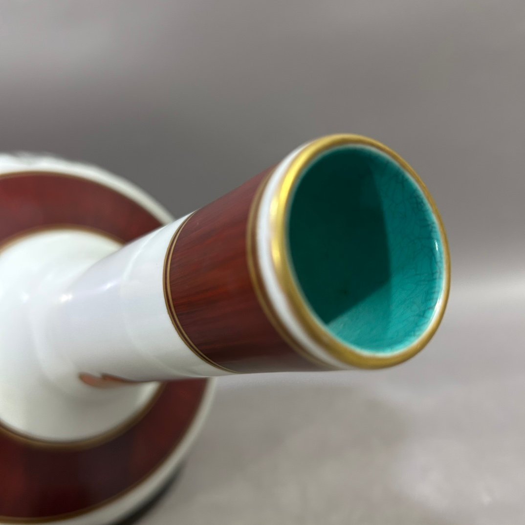 Qing Dynasty Qianlong wood grain ink color landscape vase