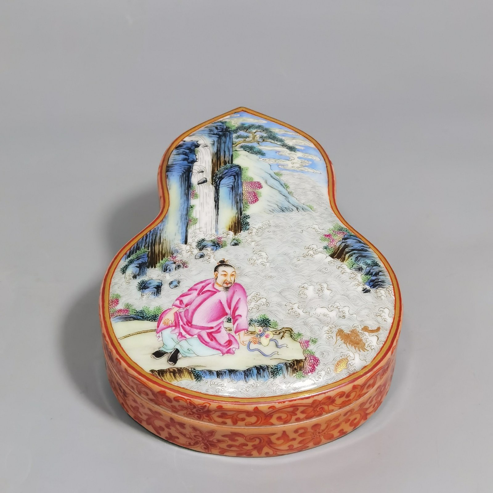 Qing Dynasty Qianlong Pastel painting of Taoist watching a waterfall Gourd-shaped inkstone