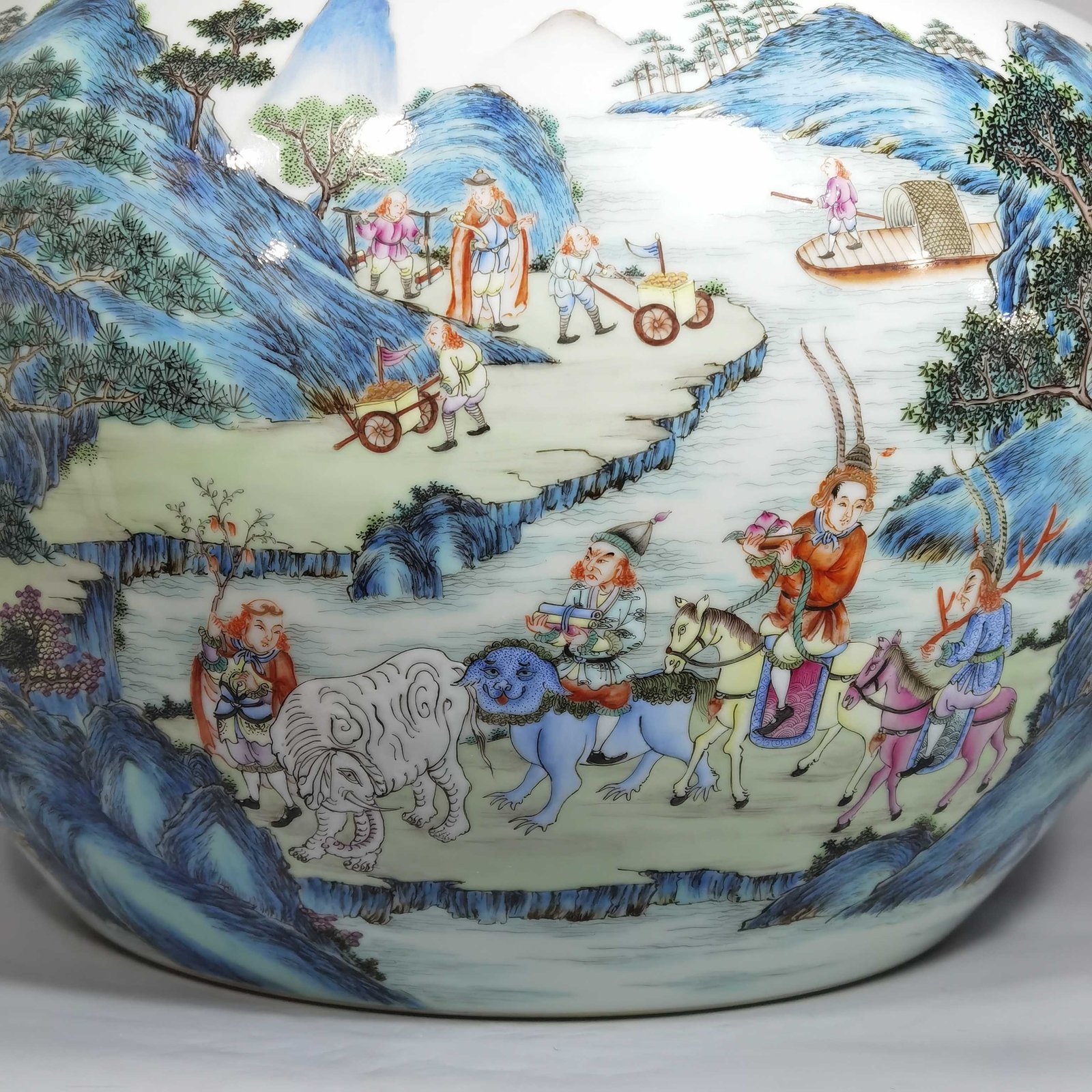 Qing Dynasty Qianlong Western color wash tank