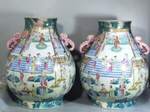 Qing Dynasty Qianlong a pastel Ruyi ear blessing bucket statue