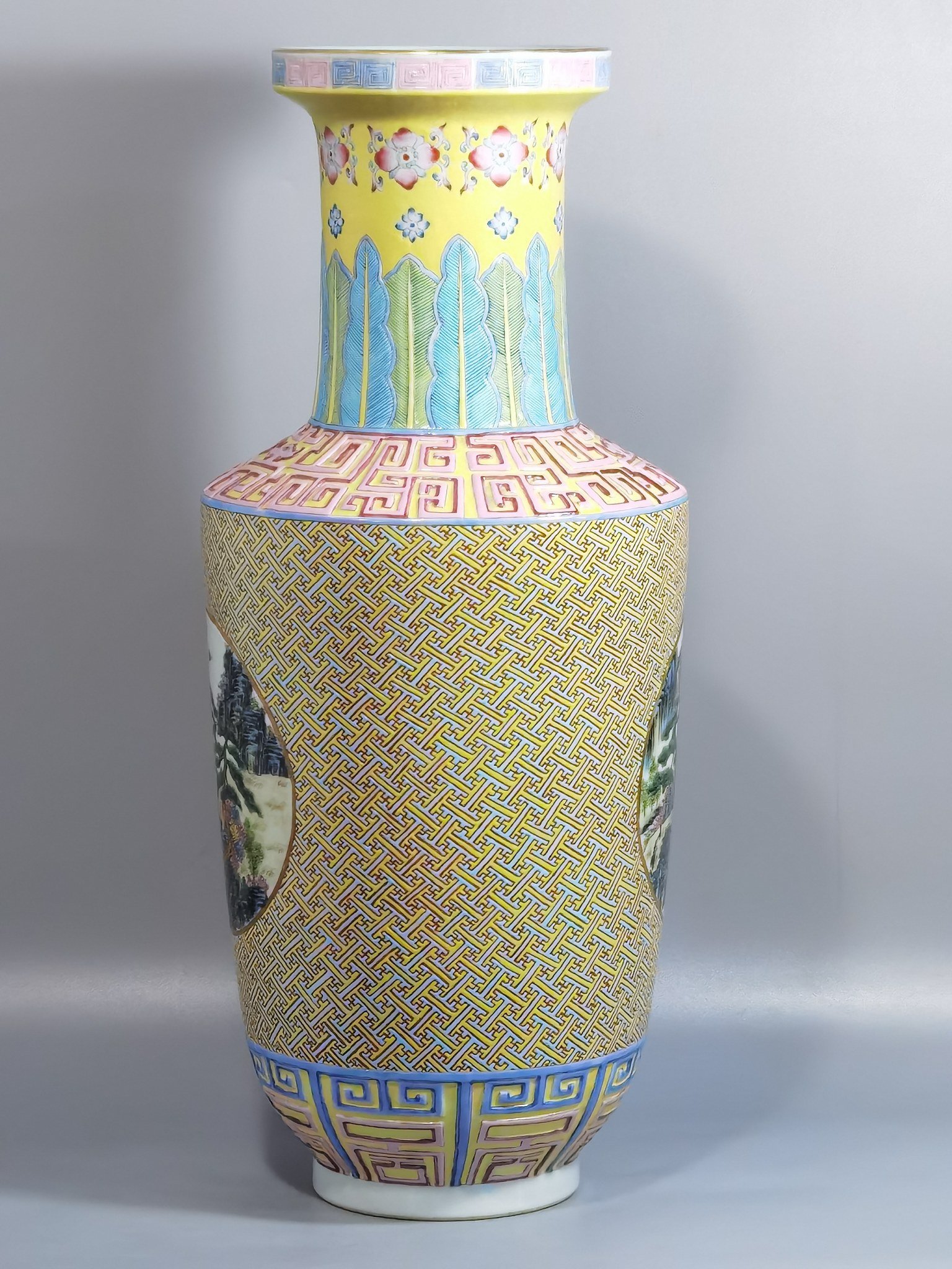 Qing Dynasty Qianlong pastel windowed deer and crane with spring stick vase