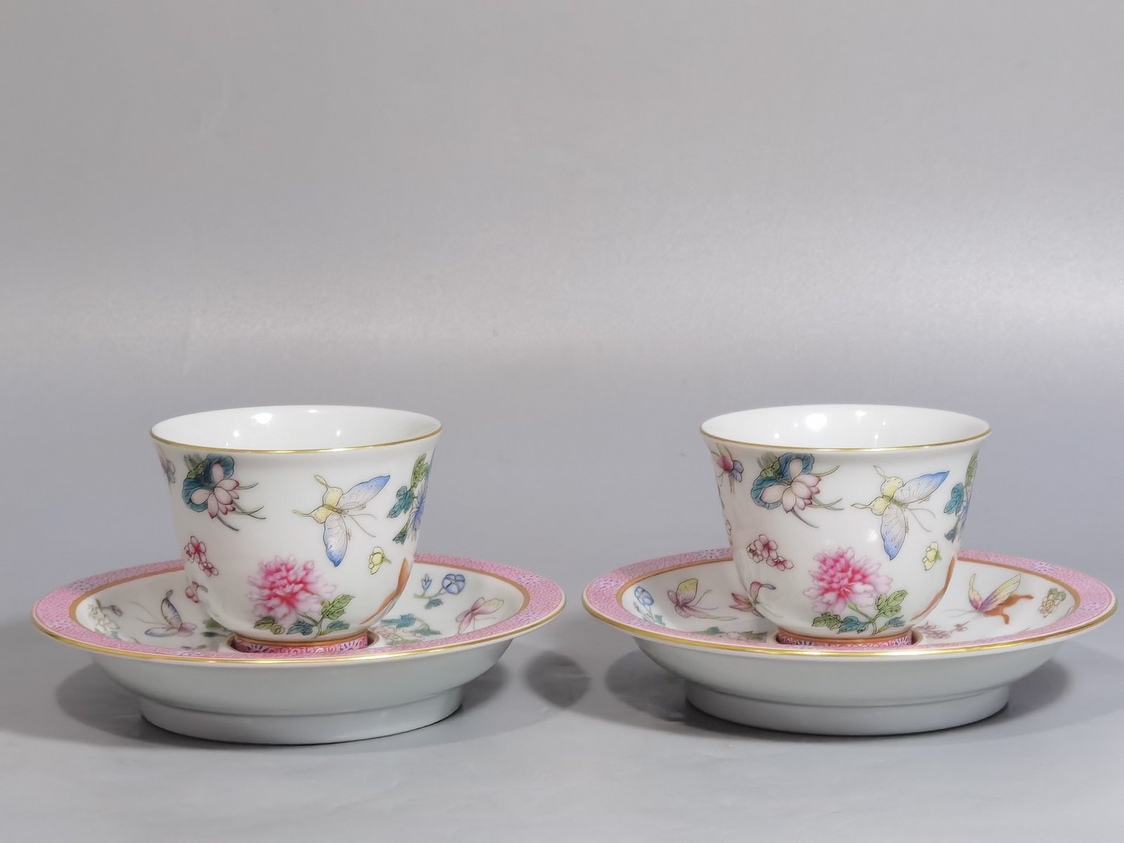 Qing Dynasty Qianlong pastel butterfly and miscellaneous flower cup set