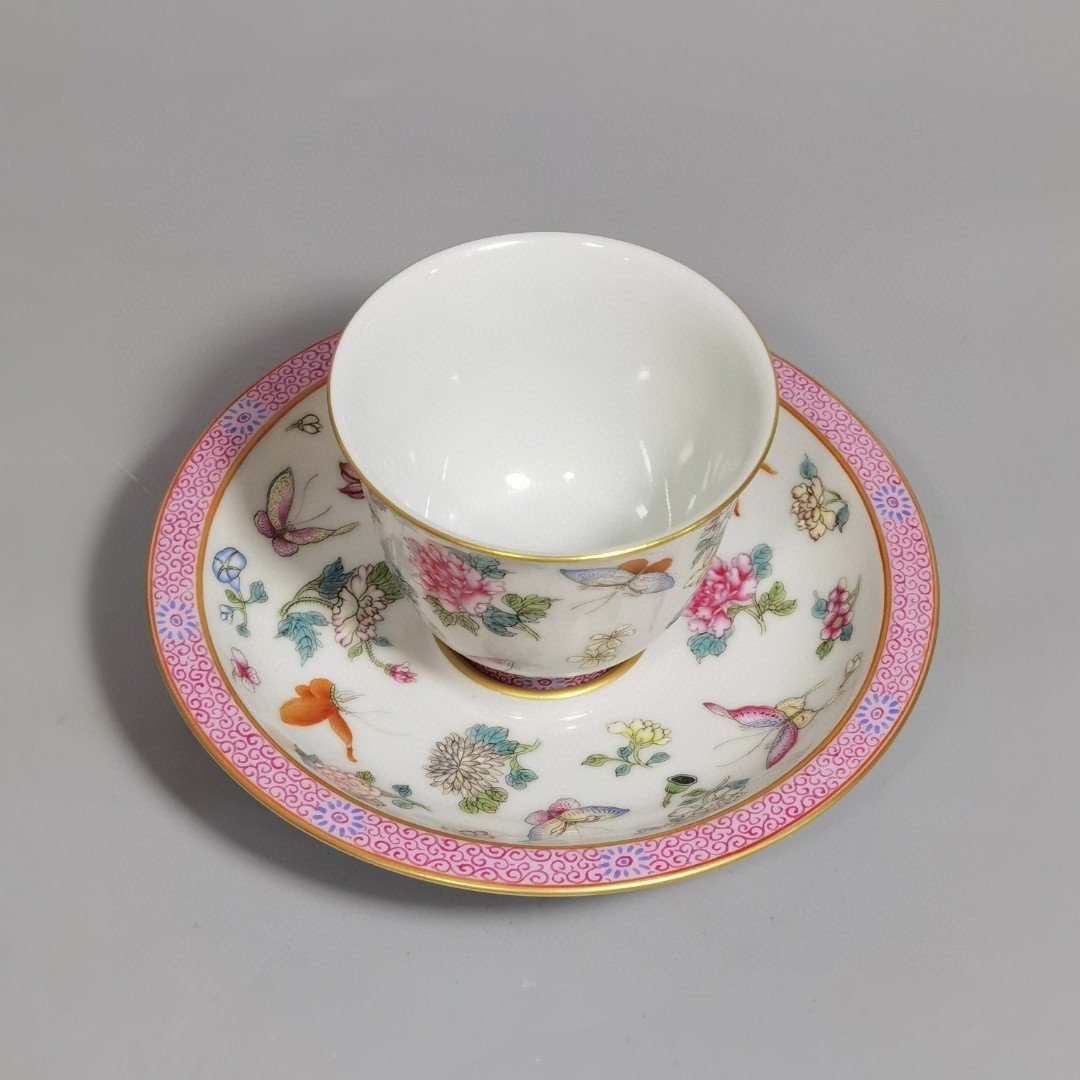 Qing Dynasty Qianlong pastel butterfly and miscellaneous flower cup set