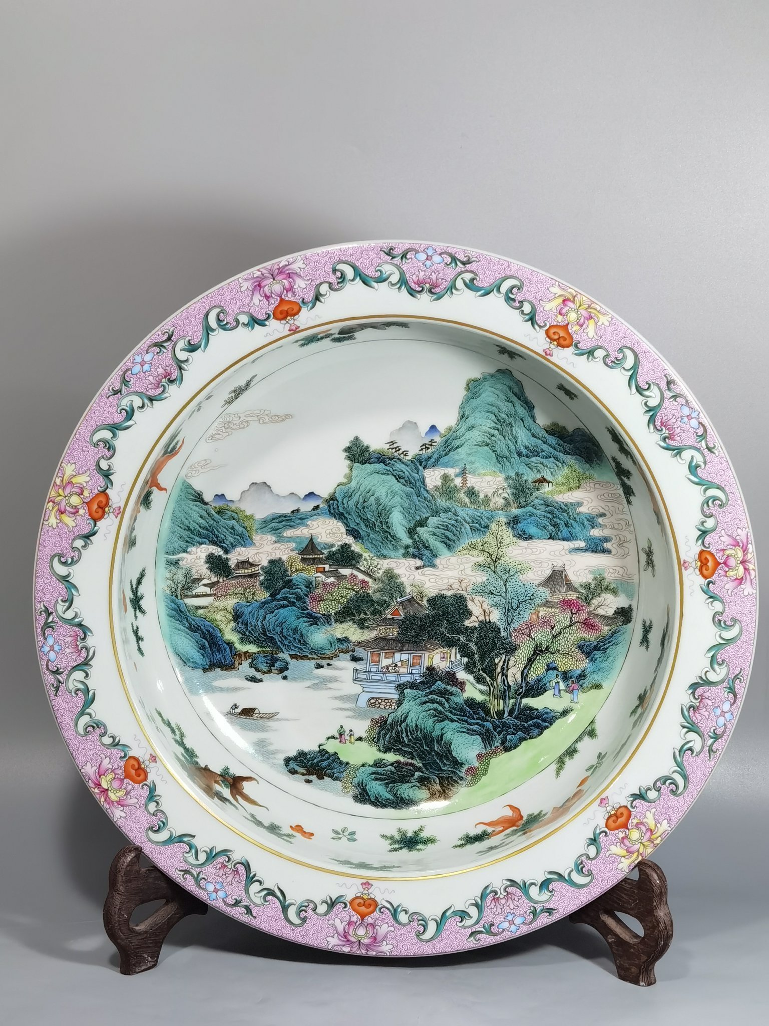 Qing Dynasty Qianlong pastel fish and algae pattern landscape and figure basin