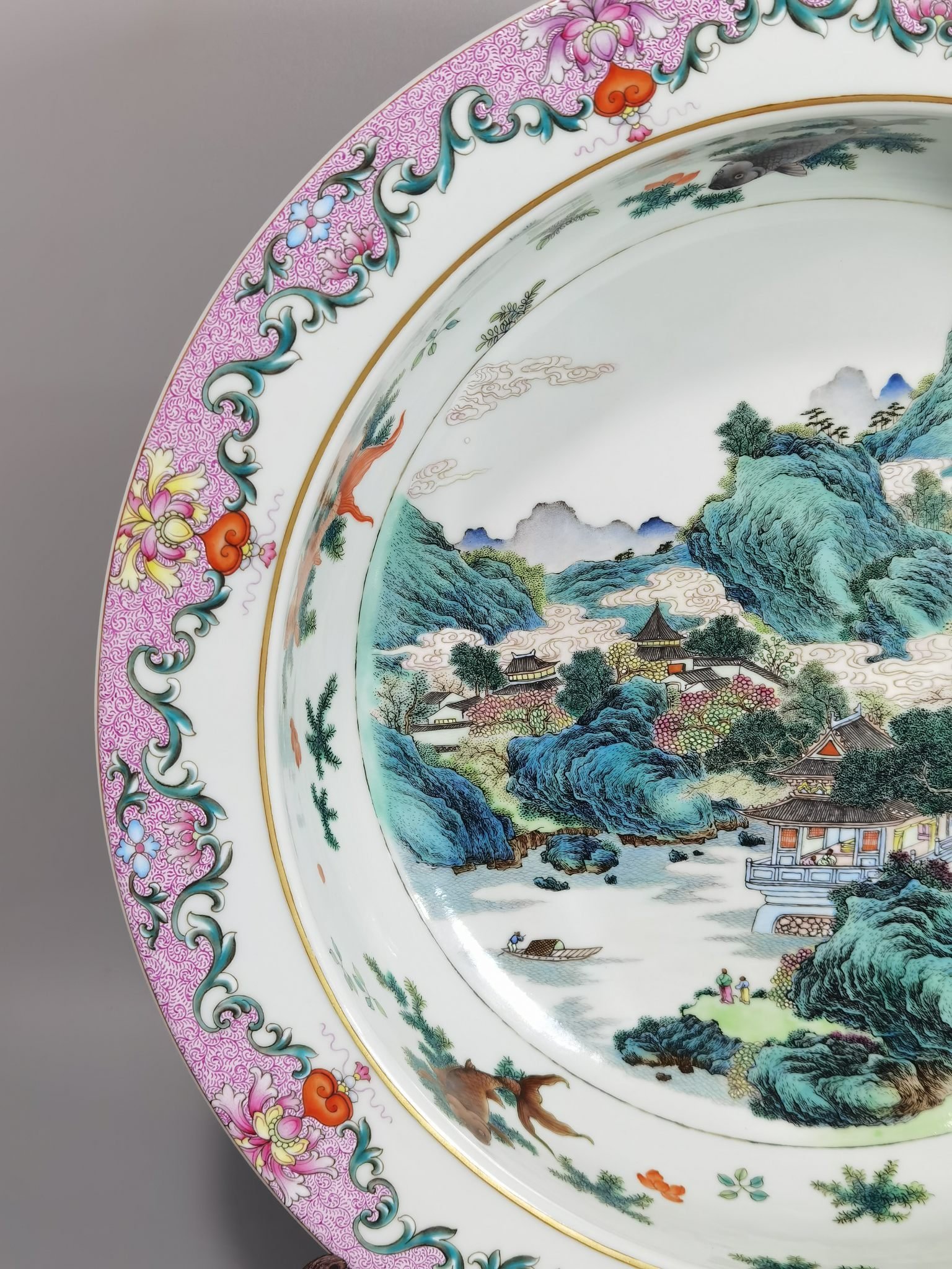Qing Dynasty Qianlong pastel fish and algae pattern landscape and figure basin