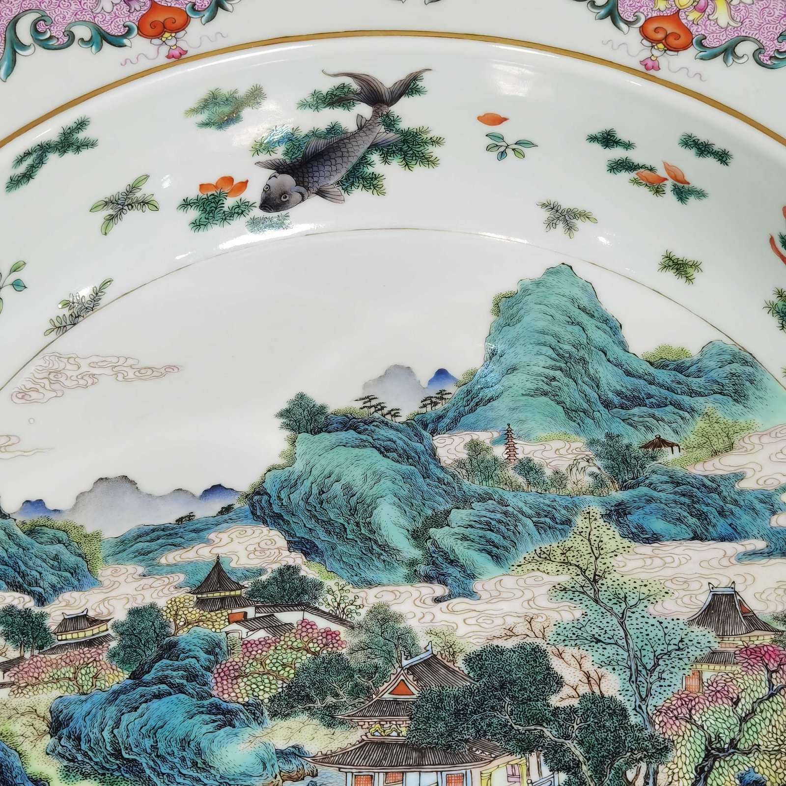 Qing Dynasty Qianlong pastel fish and algae pattern landscape and figure basin