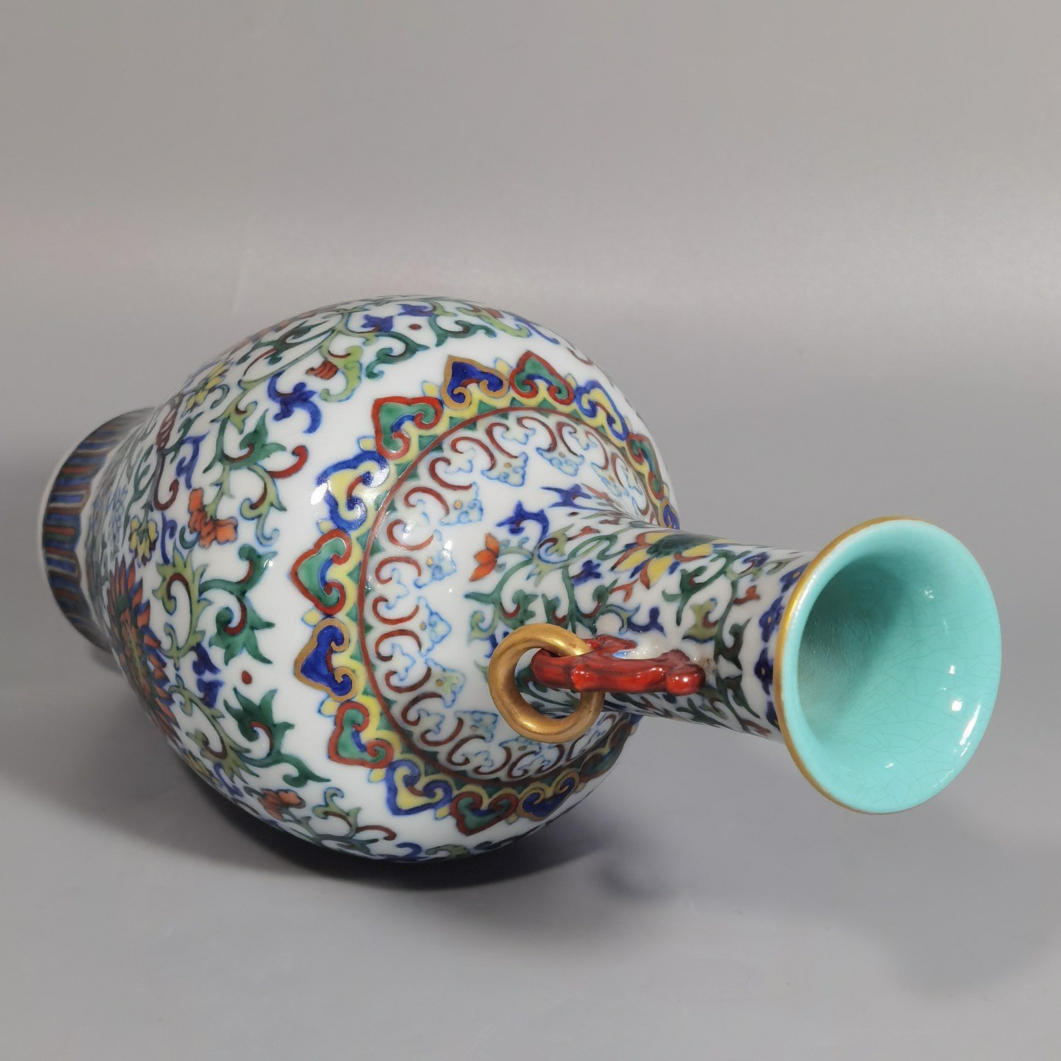 Qing Dynasty Qianlong blue and white doucai lotus pattern hanging ring amphorae
