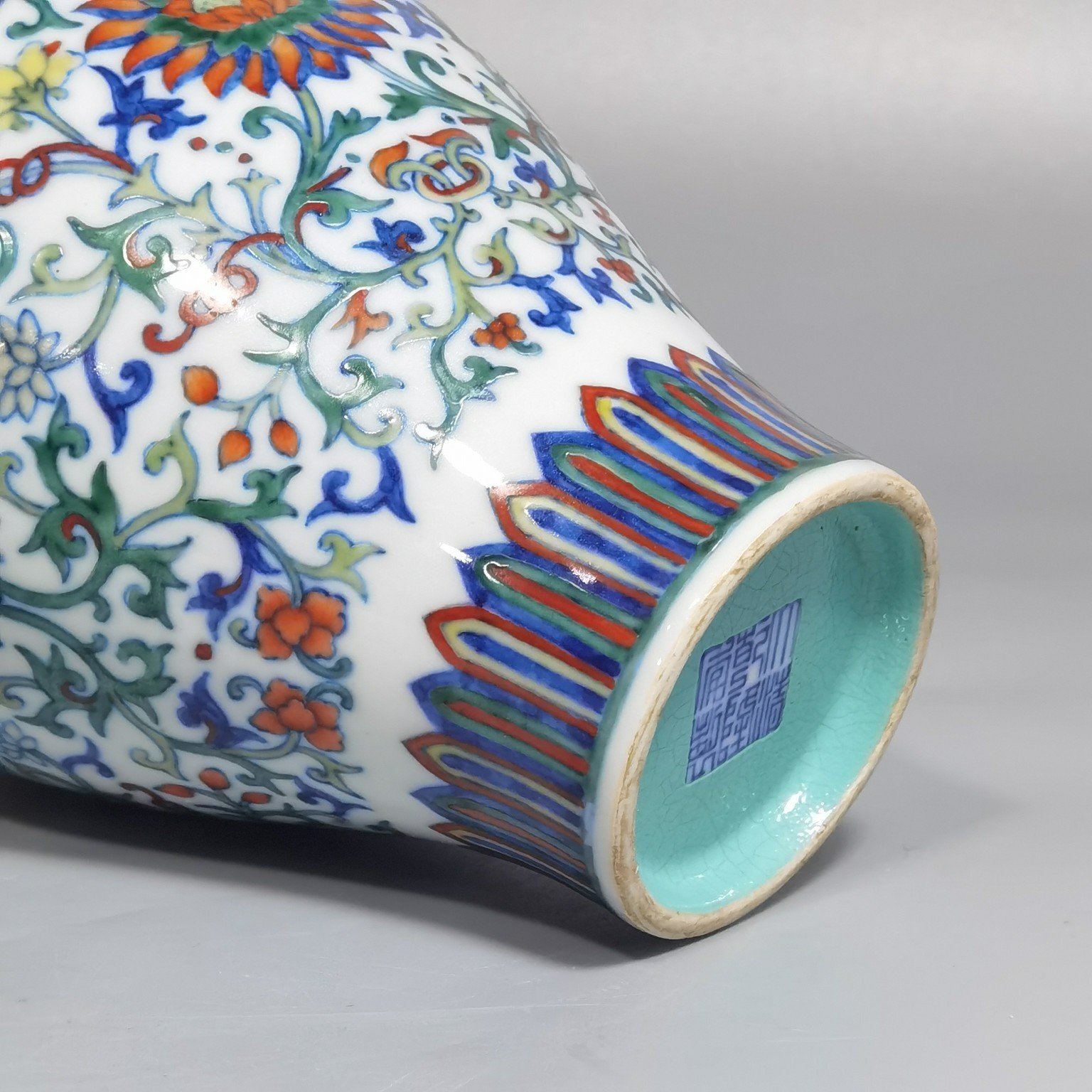Qing Dynasty Qianlong blue and white doucai lotus pattern hanging ring amphorae
