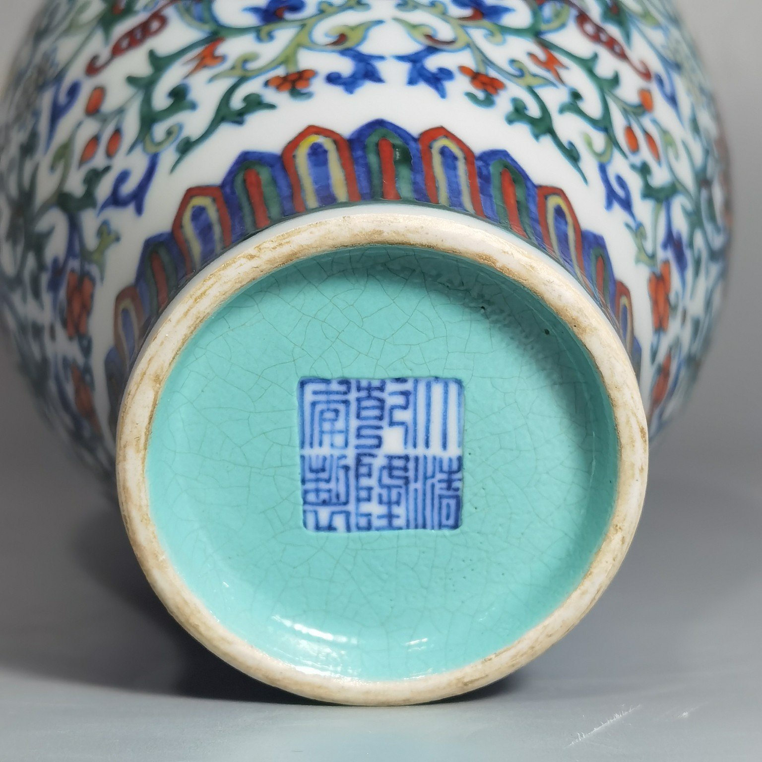 Qing Dynasty Qianlong blue and white doucai lotus pattern hanging ring amphorae