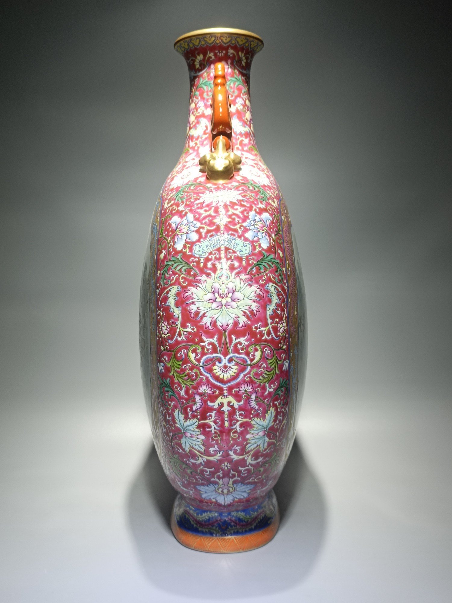 Qing Dynasty Qianlong pastel rouge ground blessing longevity and auspiciousness double-eared moon vase