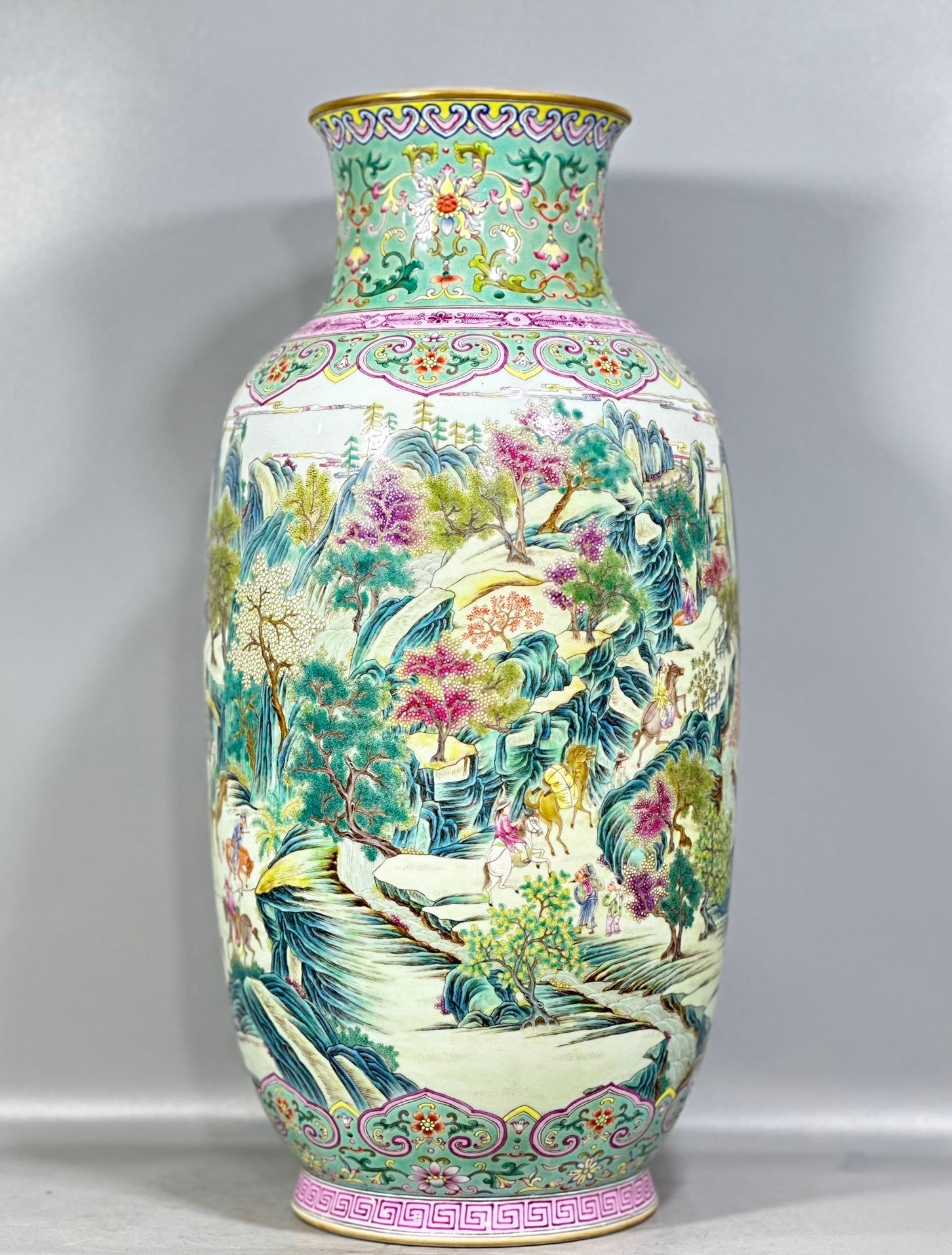 Qing Dynasty Qianlong East melon vase
