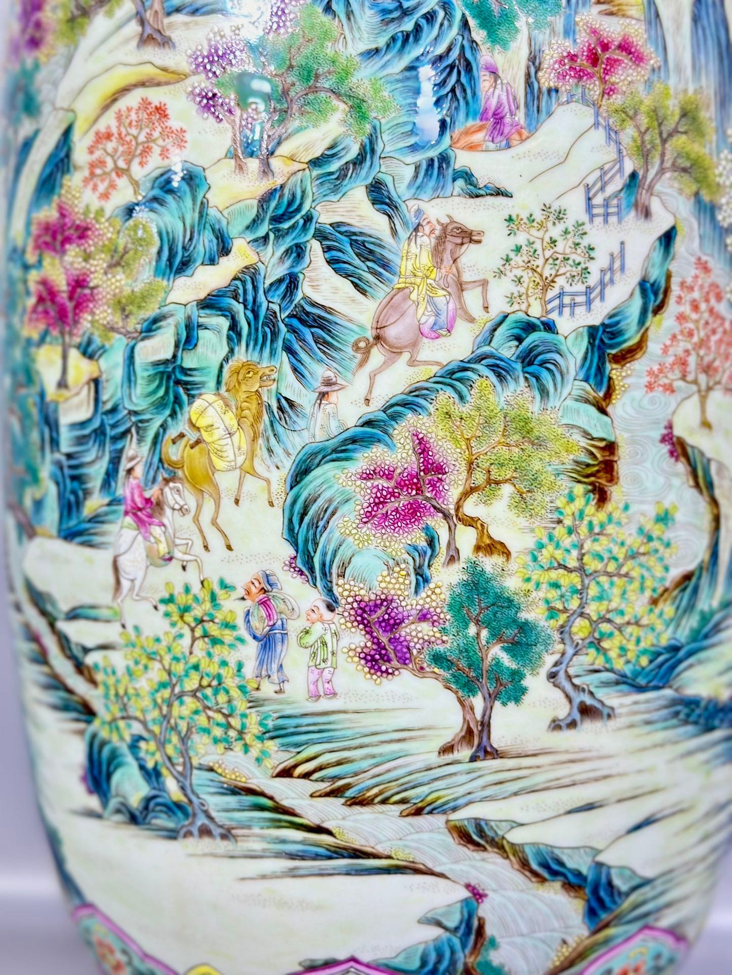 Qing Dynasty Qianlong East melon vase
