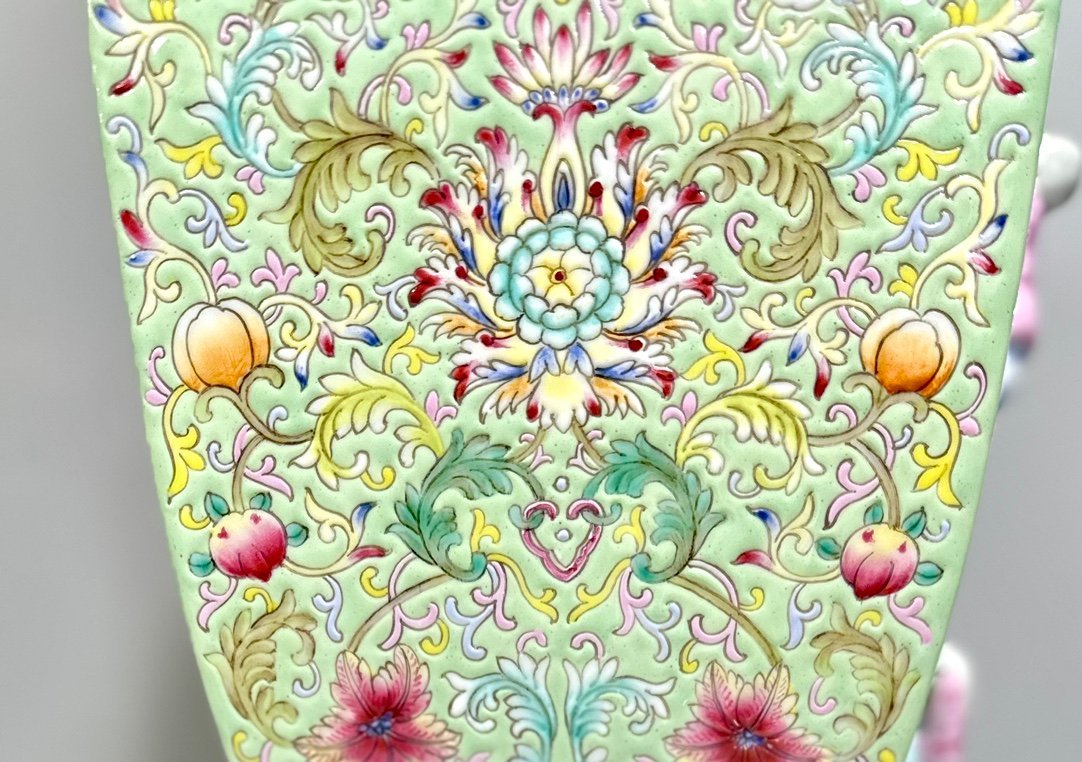 Qing Dynasty Qianlong Yangcai Greenland Passion flower Twisted Branches Square Vase