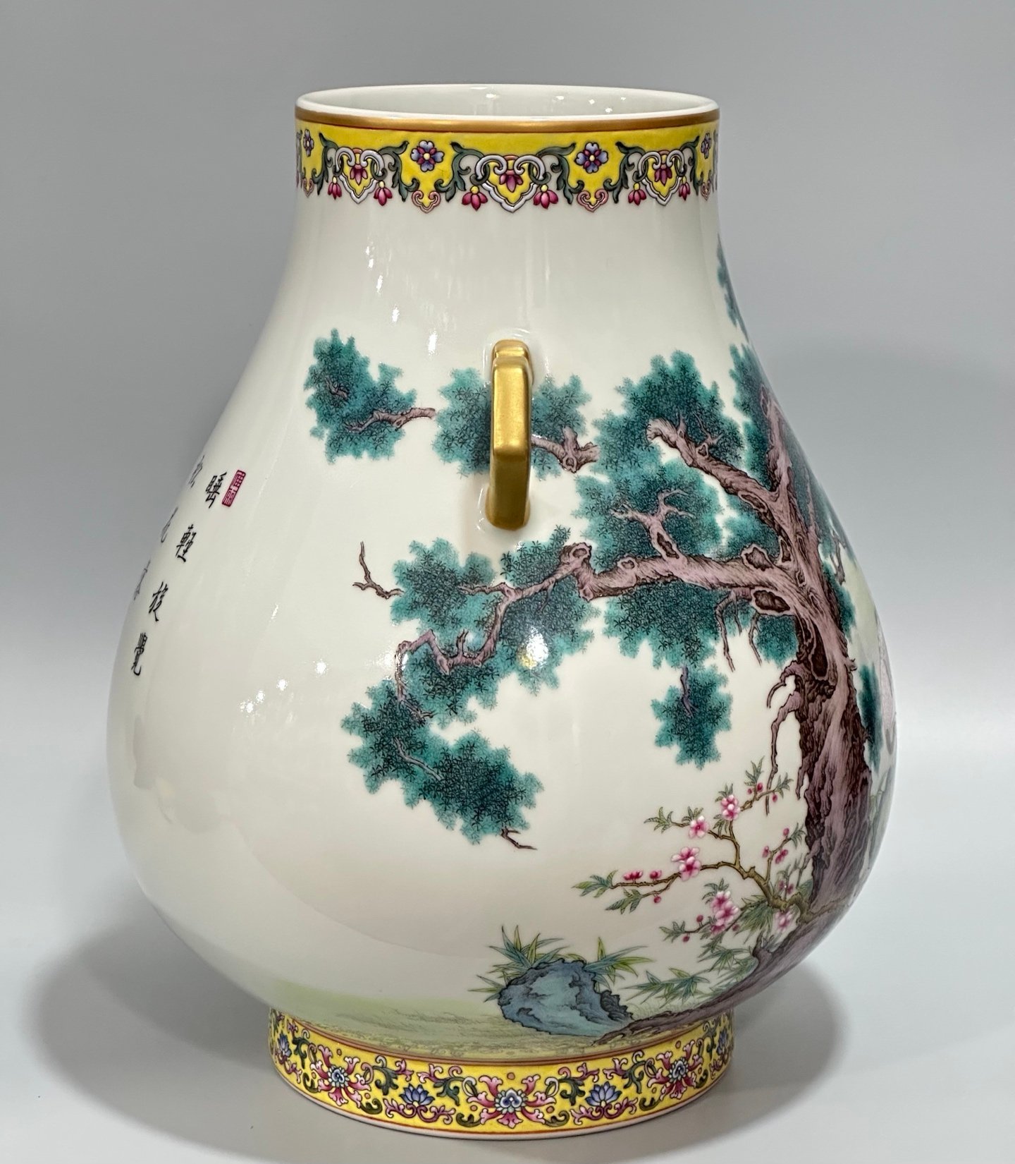 Qing Dynasty Qianlong Enamel double-eared statue with pines