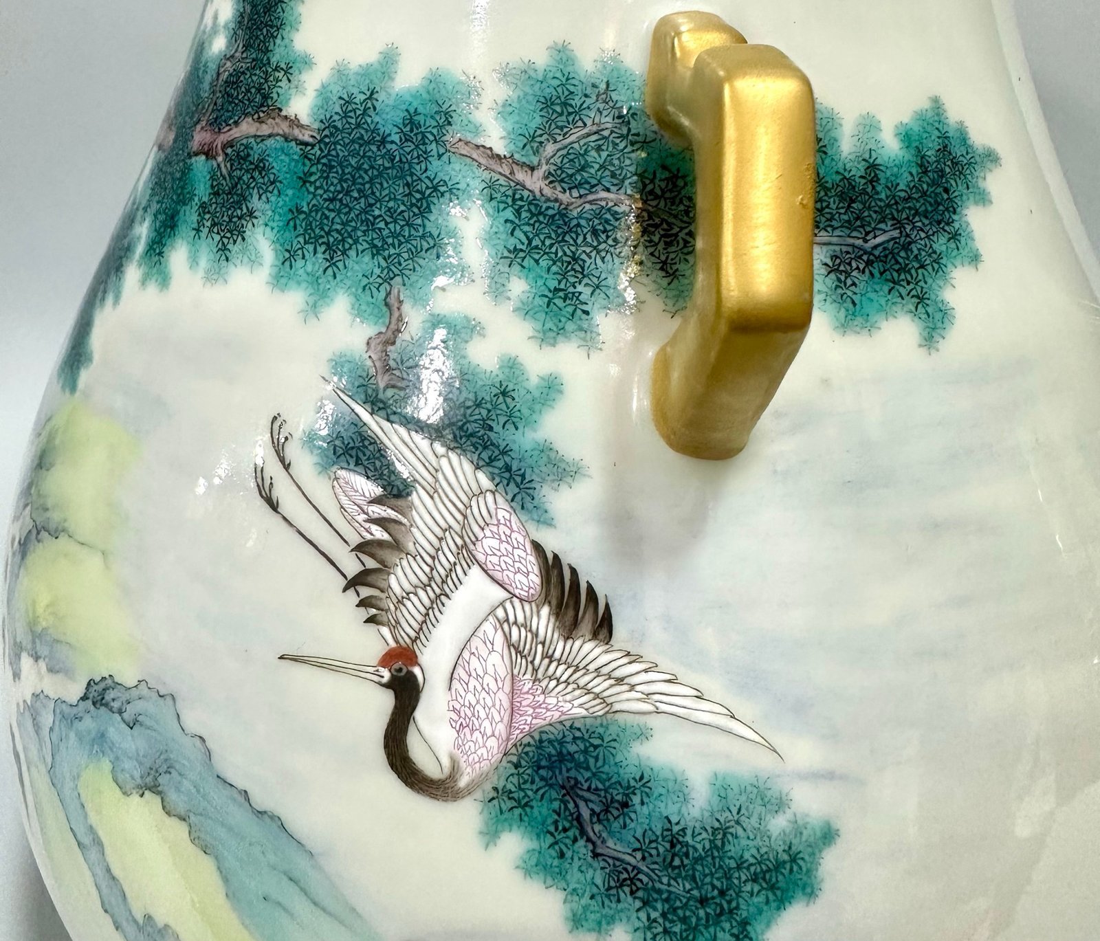 Qing Dynasty Qianlong Enamel double-eared statue with pines
