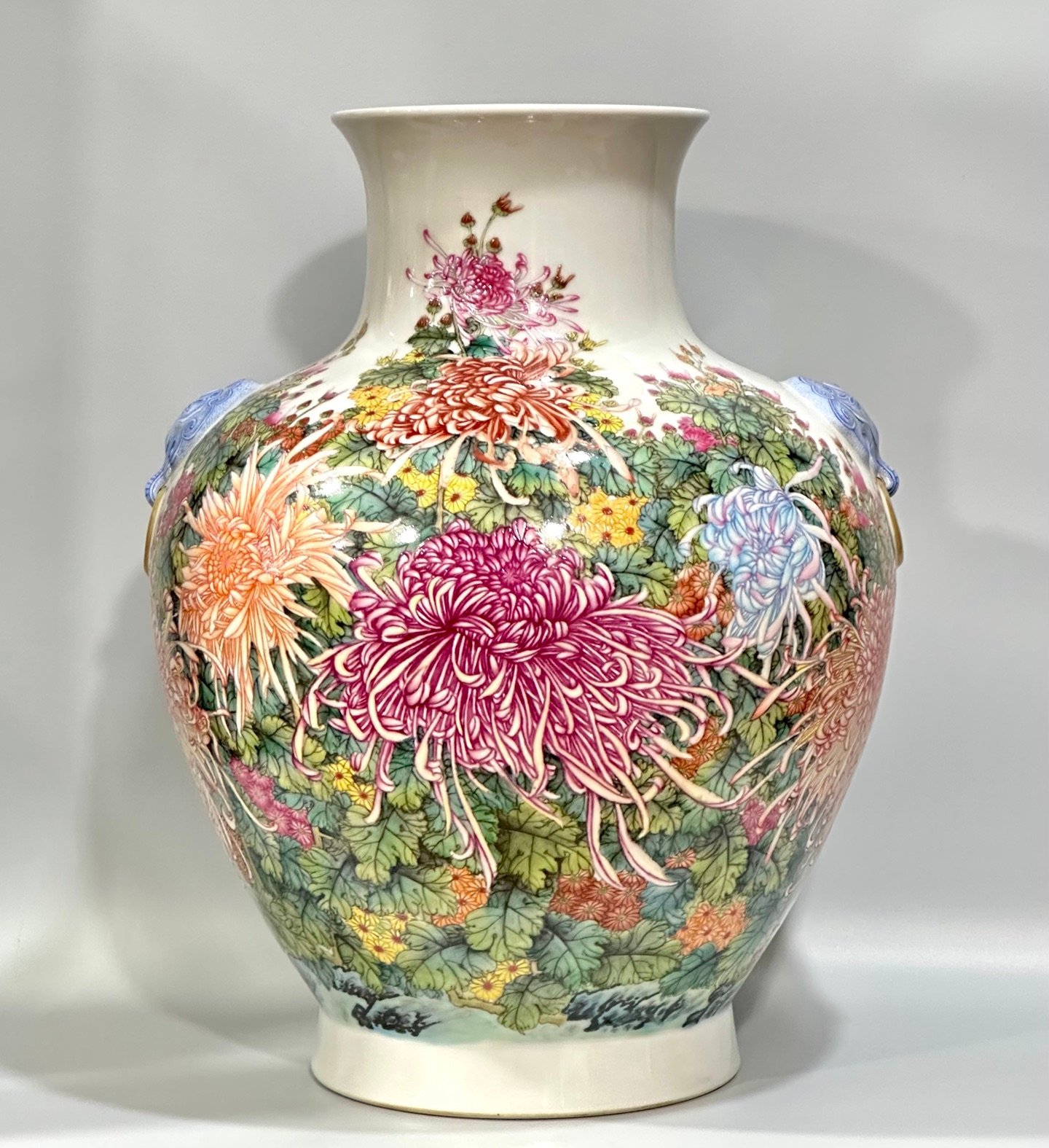 Qing Dynasty Qianlong Enamel statue with a lion head
