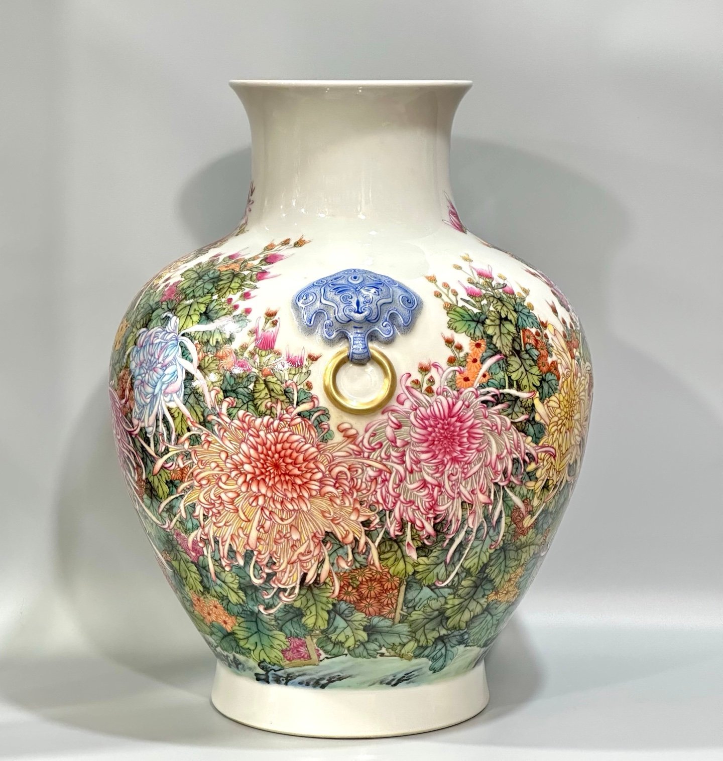 Qing Dynasty Qianlong Enamel statue with a lion head