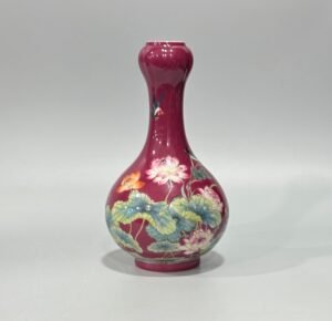 Qing Dynasty Qianlong Enamel rouge red flower and bird pattern garlic vase