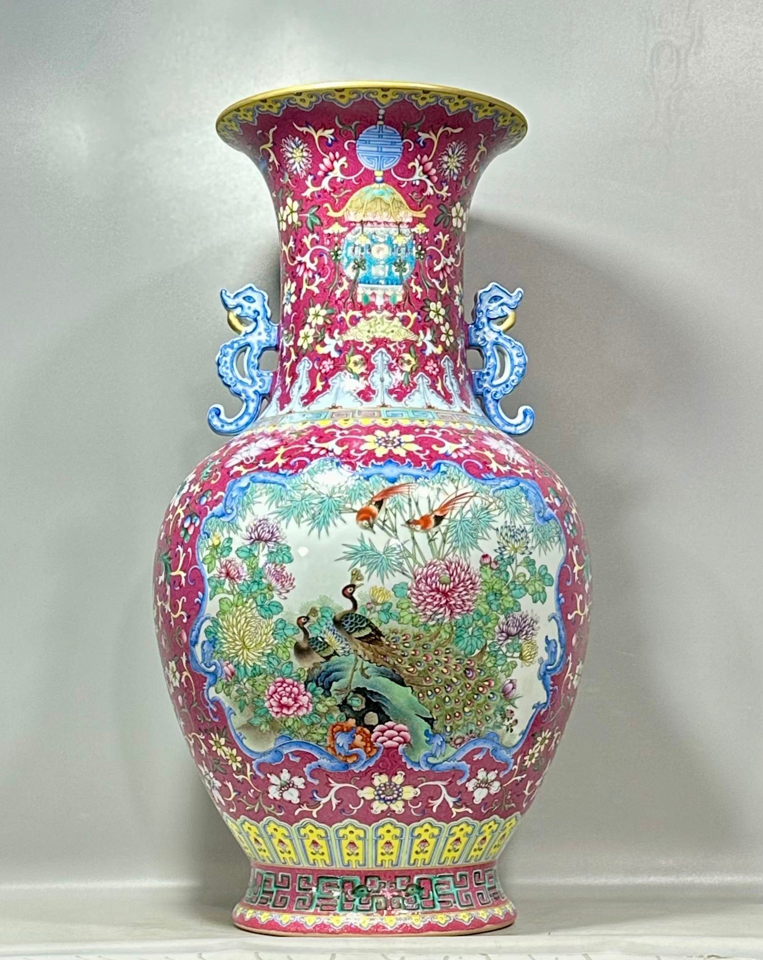Qing Dynasty Qianlong Enamel and rouge flower and bird amphora