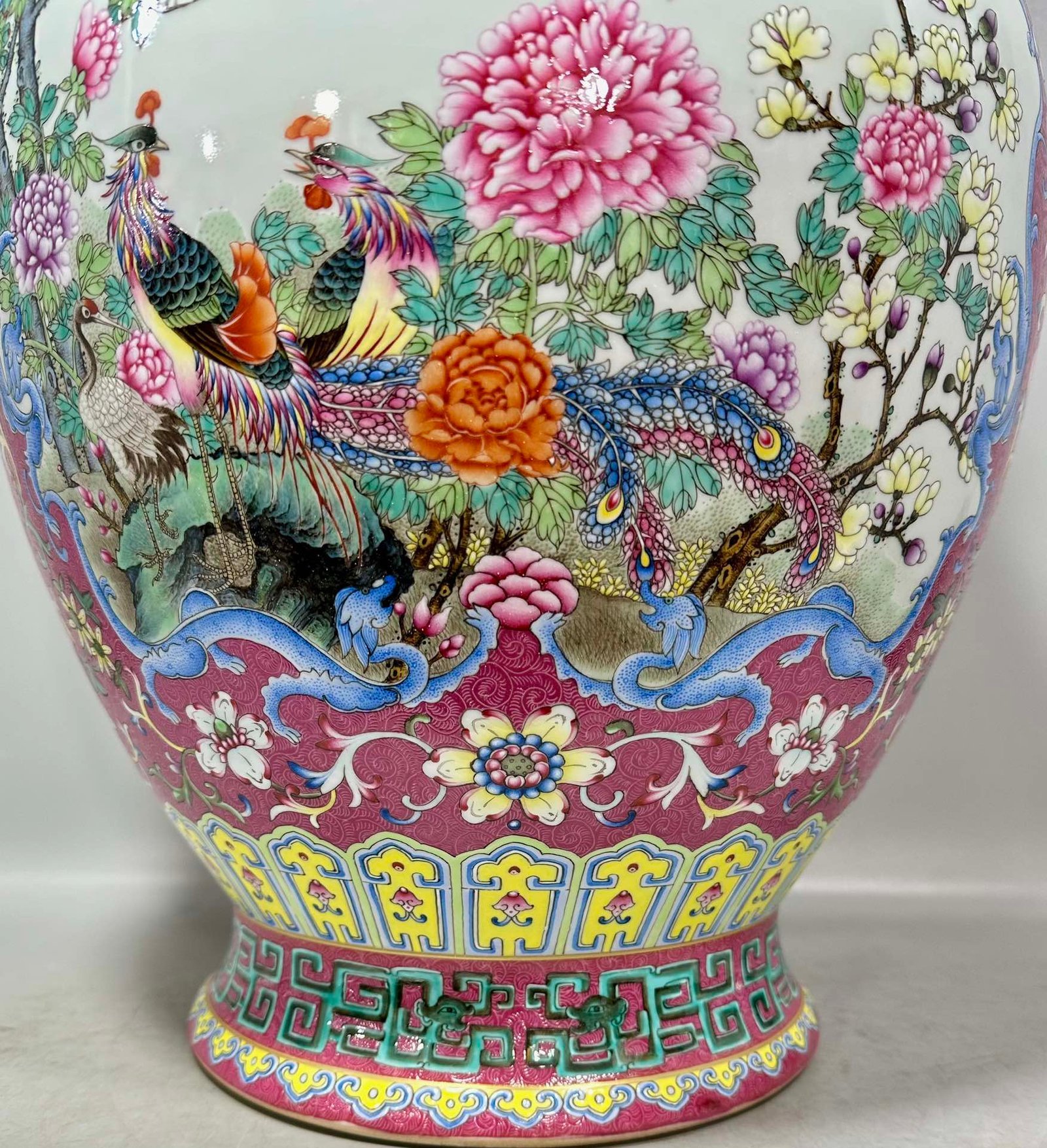 Qing Dynasty Qianlong Enamel and rouge flower and bird amphora