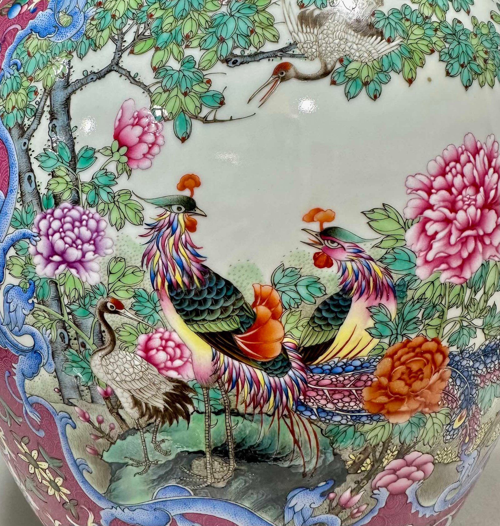 Qing Dynasty Qianlong Enamel and rouge flower and bird amphora
