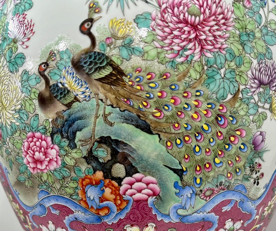 Qing Dynasty Qianlong Enamel and rouge flower and bird amphora
