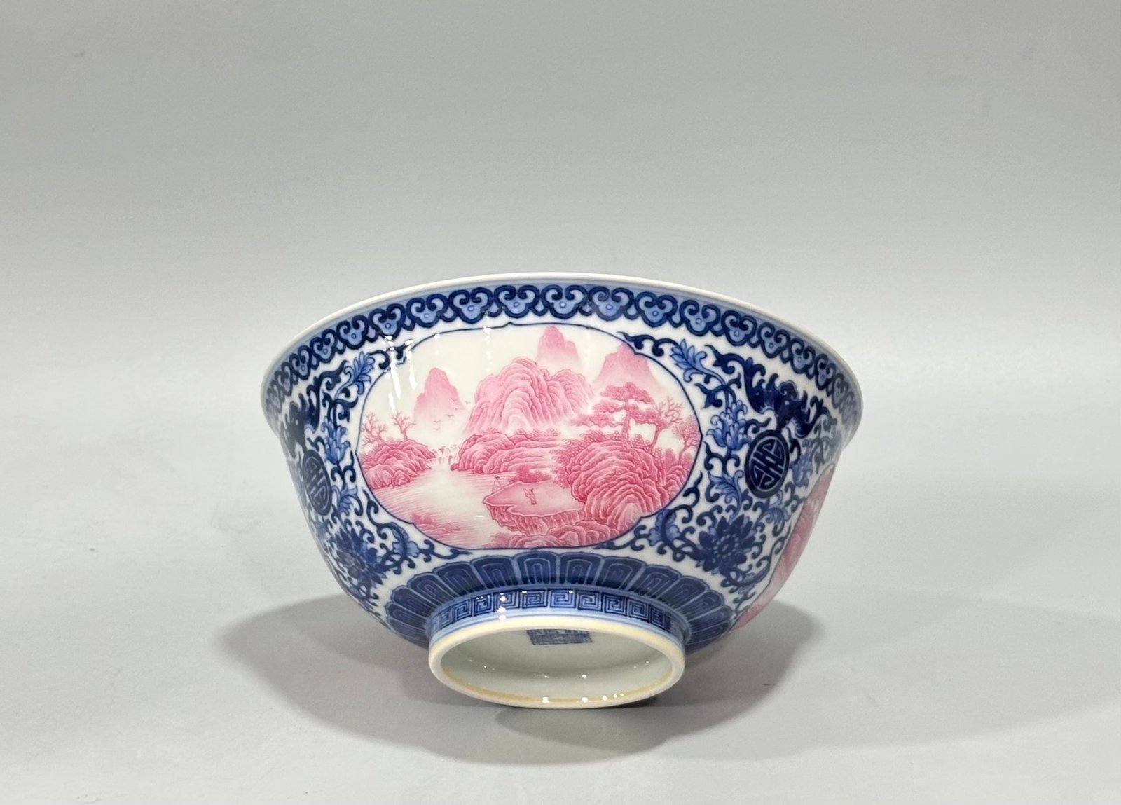 Qing Dynasty Qianlong Enamel blue and whit longevity flowers agate red landscape pavilion bowl
