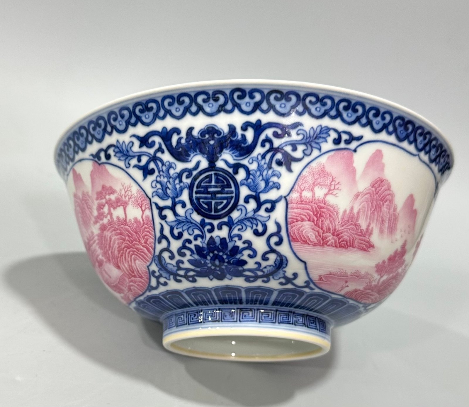 Qing Dynasty Qianlong Enamel blue and whit longevity flowers agate red landscape pavilion bowl