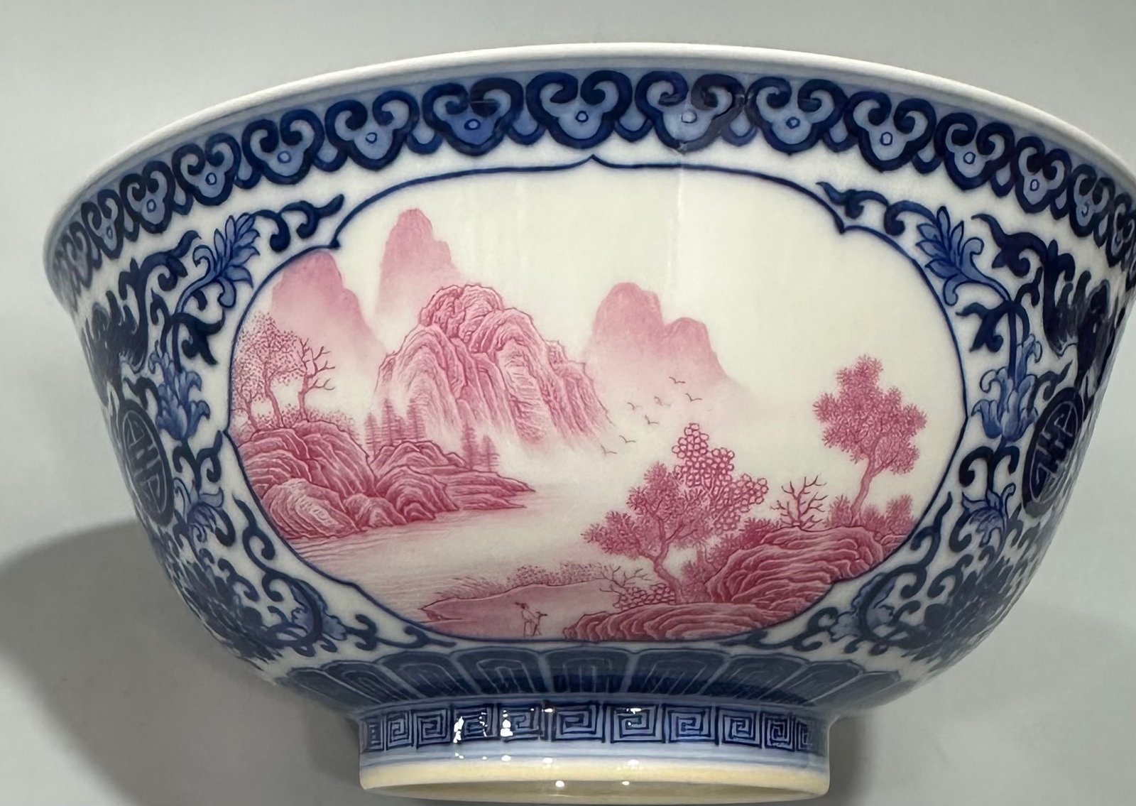Qing Dynasty Qianlong Enamel blue and whit longevity flowers agate red landscape pavilion bowl