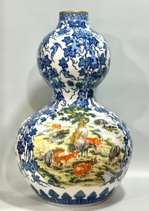 Qing Dynasty Qianlong Enamel blue and white gourd vase with entwined branches