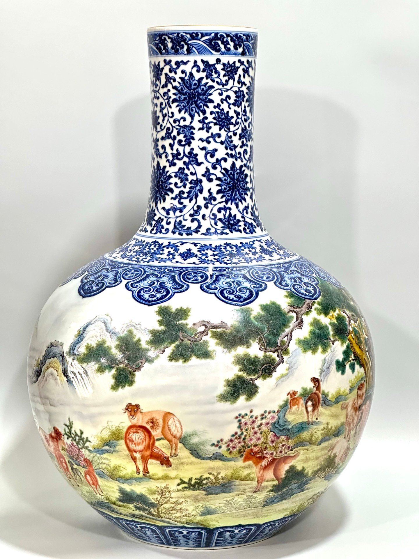 Qing Dynasty Qianlong Enamel blue lace celestial sphere vase