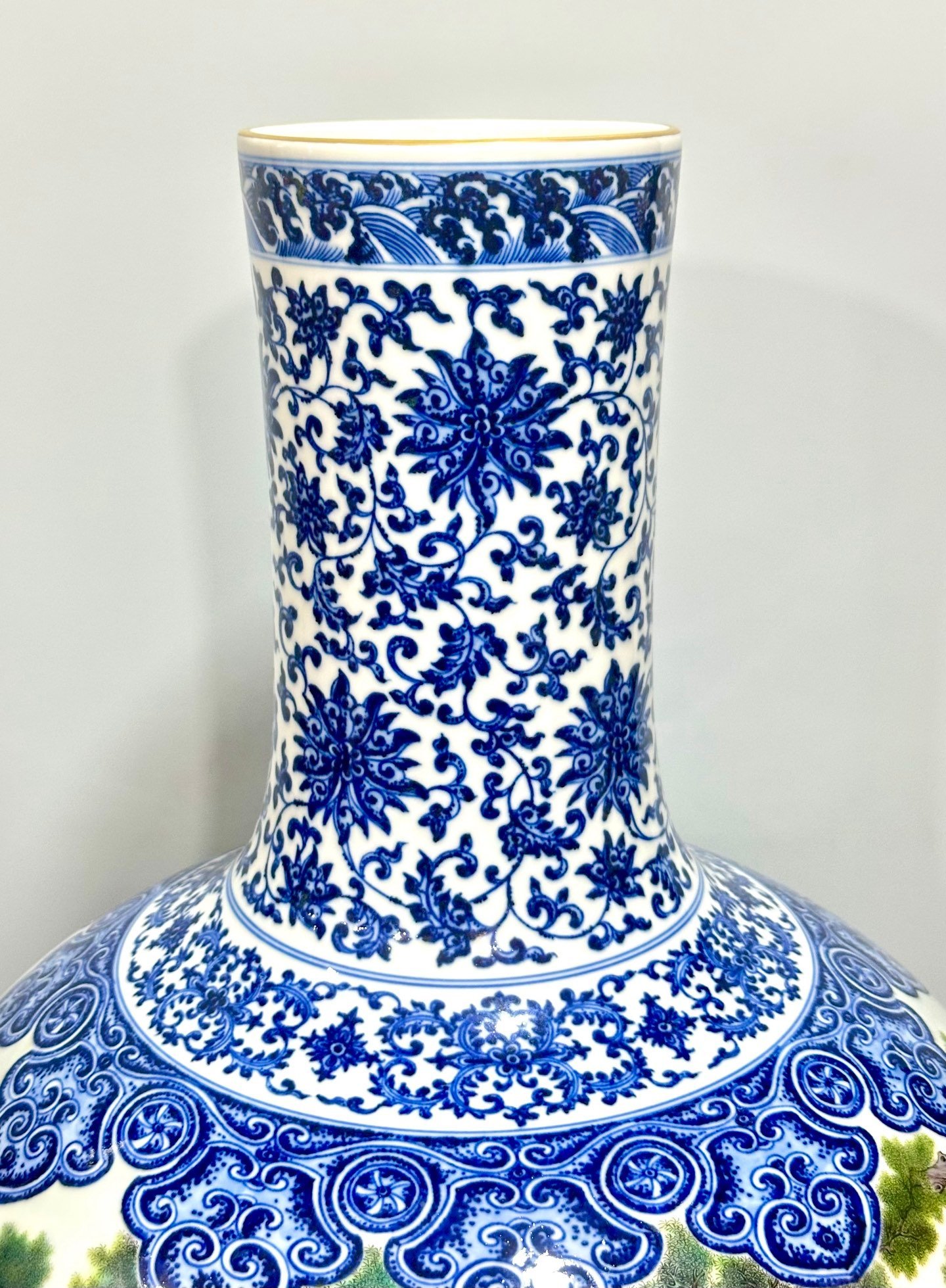 Qing Dynasty Qianlong Enamel blue lace celestial sphere vase