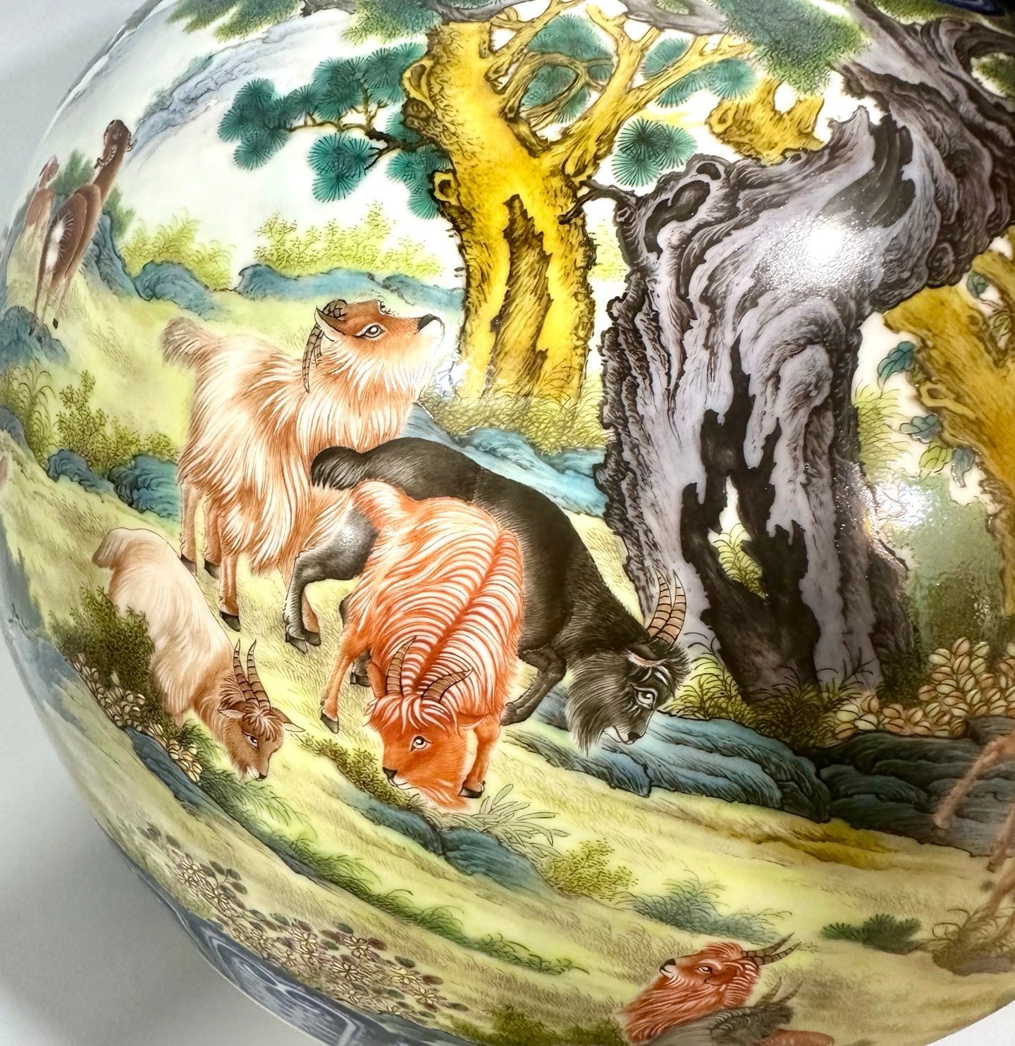 Qing Dynasty Qianlong Enamel blue lace celestial sphere vase